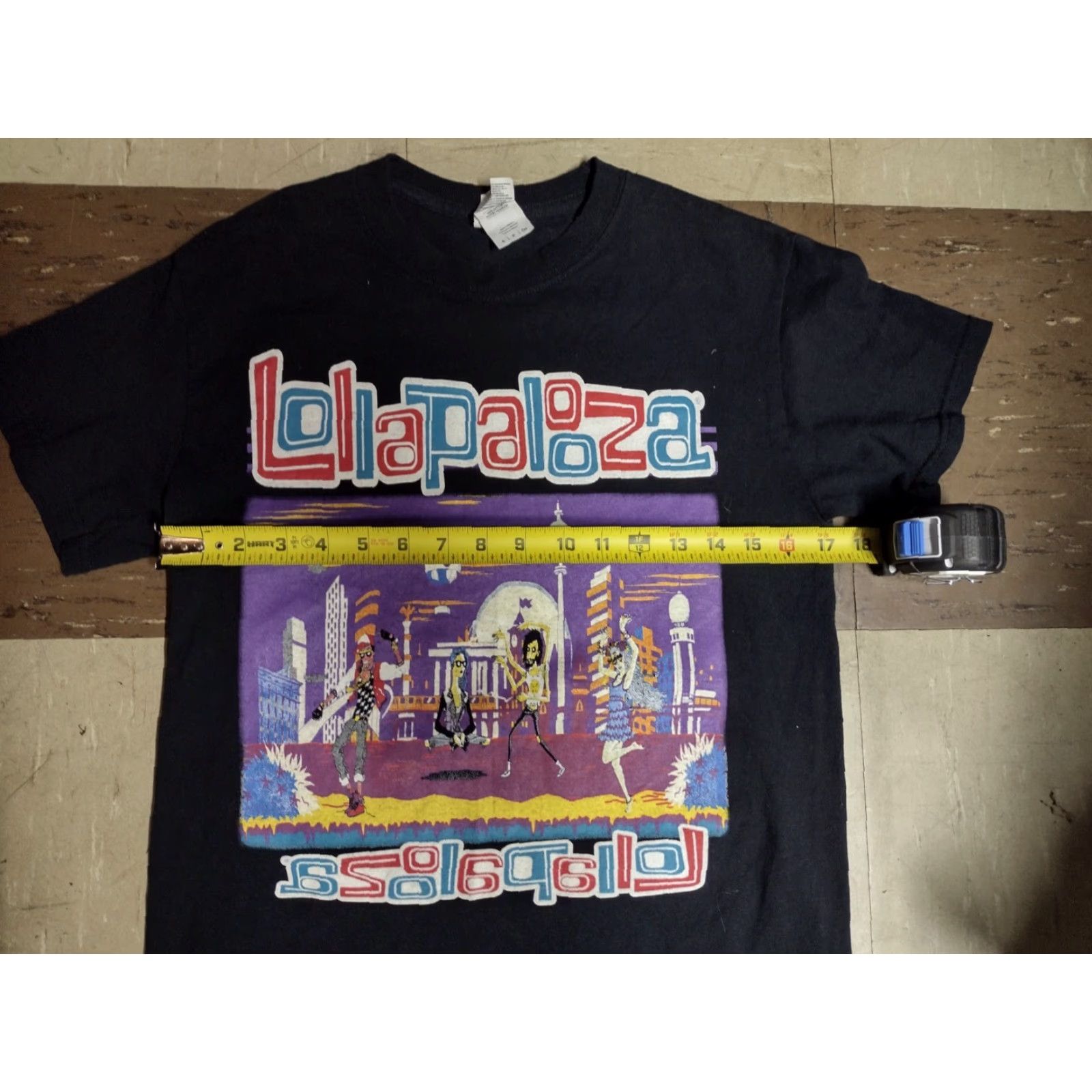 Vintage VINTAGE Lollapalooza T-Shirt Alt-J Blink-182 Muse The Killers Wiz Khalifa Adult Small Black Concert Mens Size US S / EU 44-46 / 1 - 6 Thumbnail
