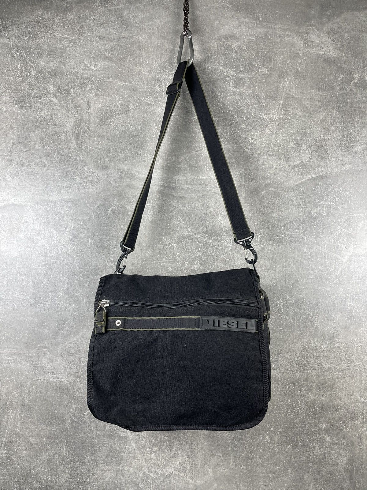 Diesel Diesel Vintage Nylon Crossbody Shoulder Messenger Bag 2000s Size ONE SIZE - 1 Thumbnail