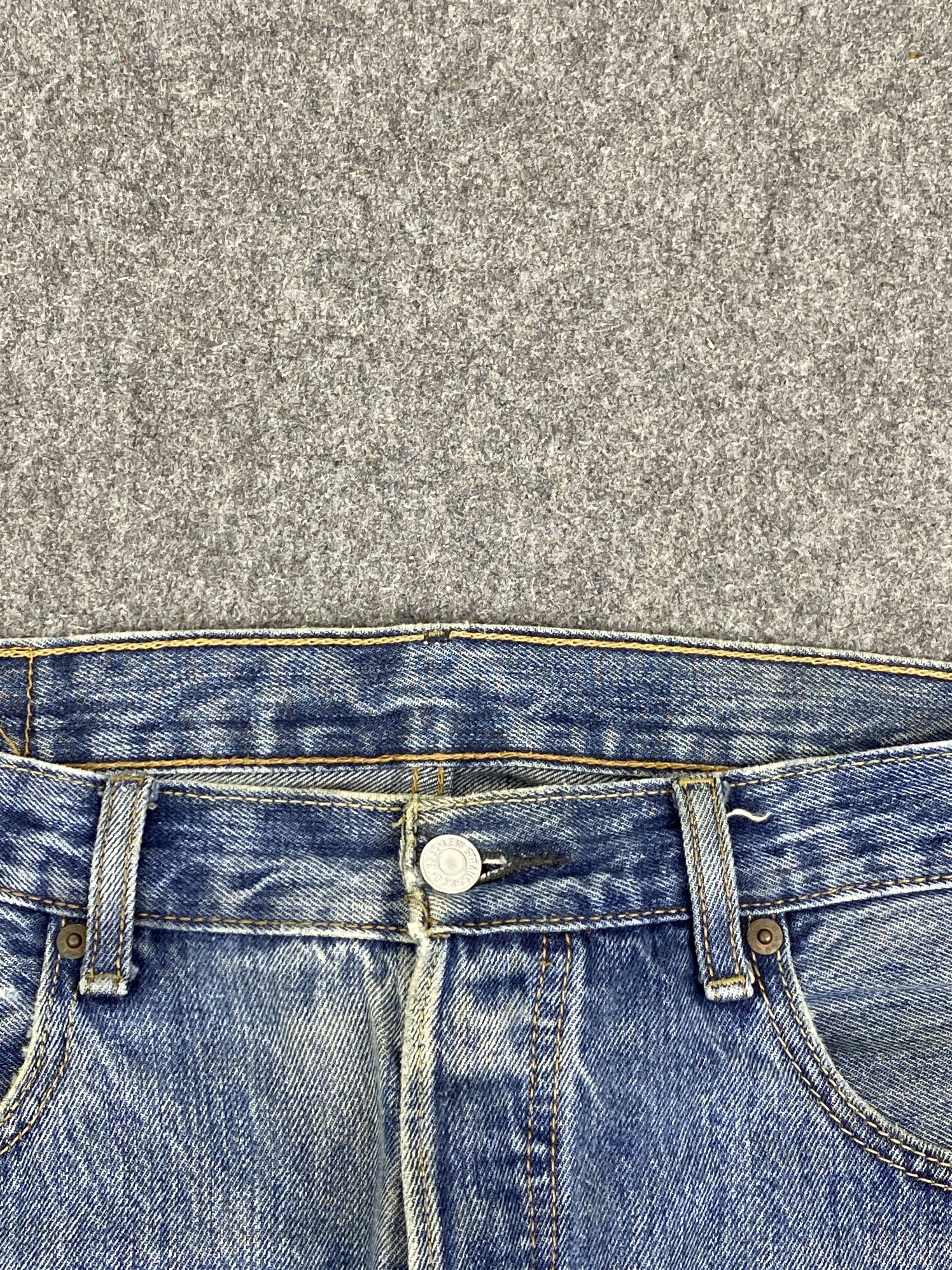 Levi's × Vintage Distressed Vintage Levi's 501 Faded Blue Jeans DP2815 Size US 36 / EU 52 - 10 Thumbnail