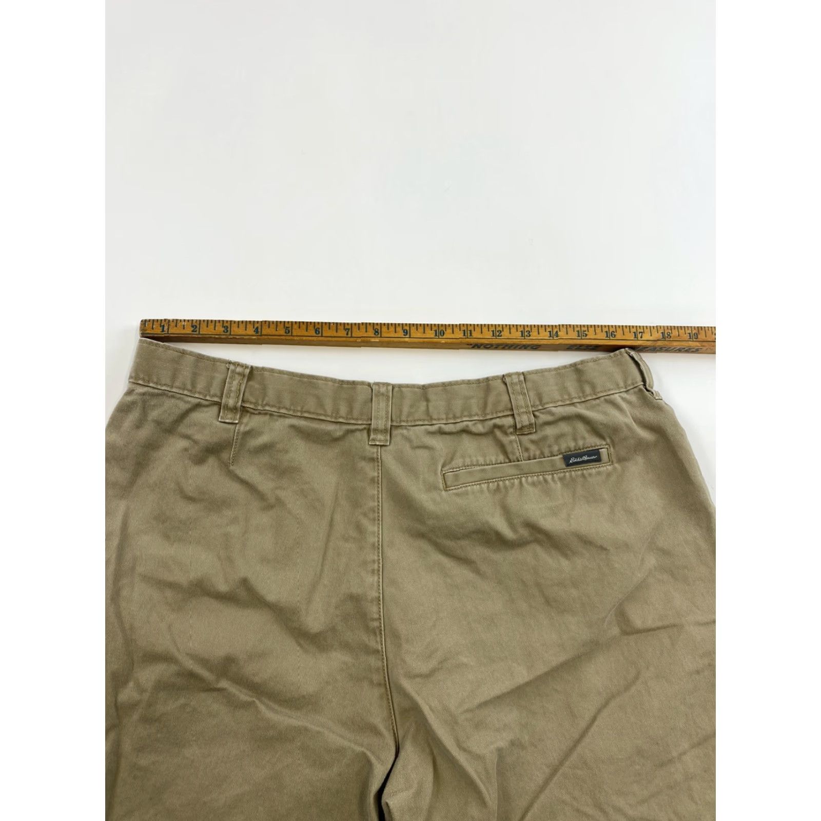 Eddie Bauer Eddie Bauer Chino Shorts Mens 36 Khaki Beige Solid Chino 36 Mens Size US 36 / EU 52 - 5 Thumbnail