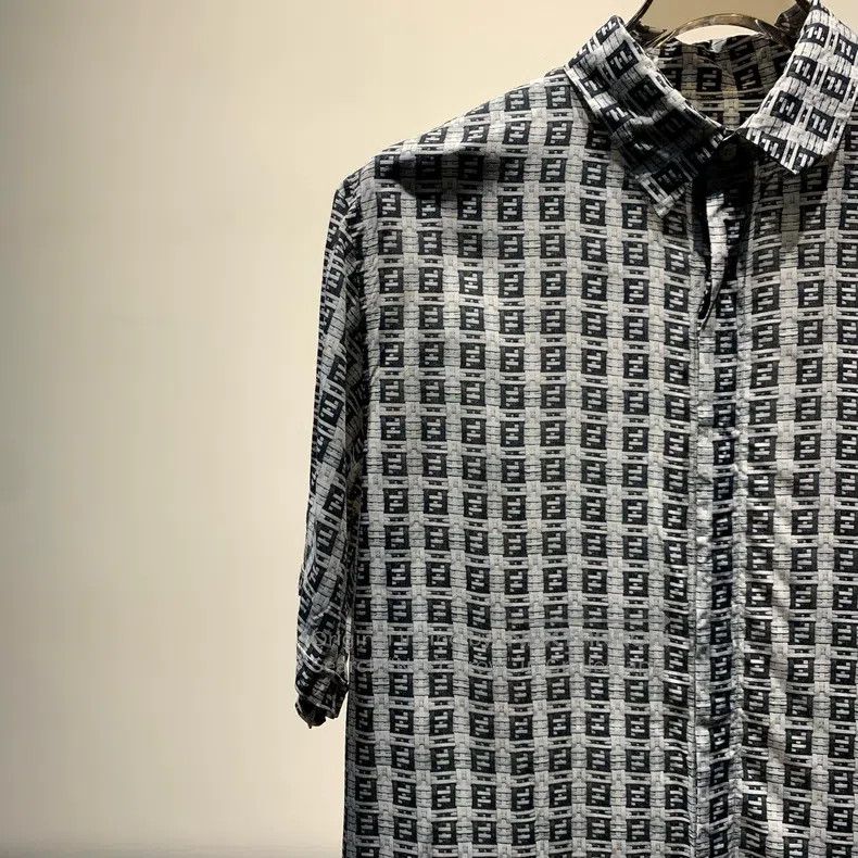 Fendi Fendi size 39 Letter Printed Pattern Short Sleeve Shirt Size US XXS / EU 40 - 7 Thumbnail