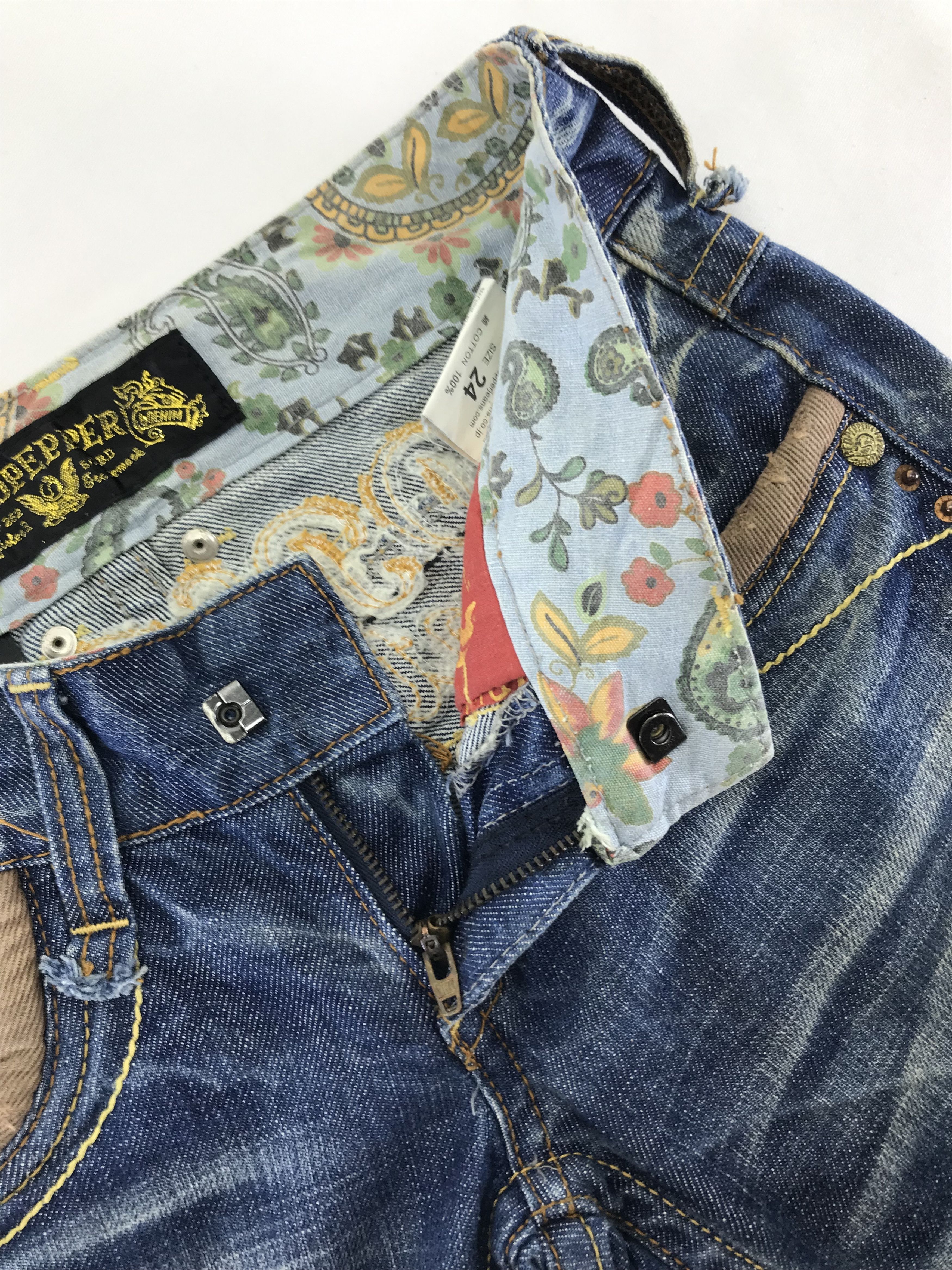 Japanese Brand Vintage Red Pepper Denim Embroidered Flare Jeans Size 25" / US 0 / IT 36 - 9 Thumbnail