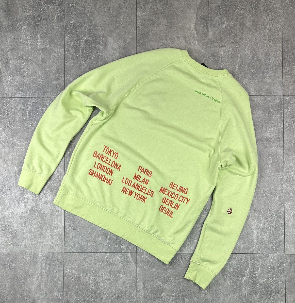 Nike Nike World Tour NSW Overprint Logo Sweatshirt Size US L / EU 52-54 / 3 - 1 Thumbnail