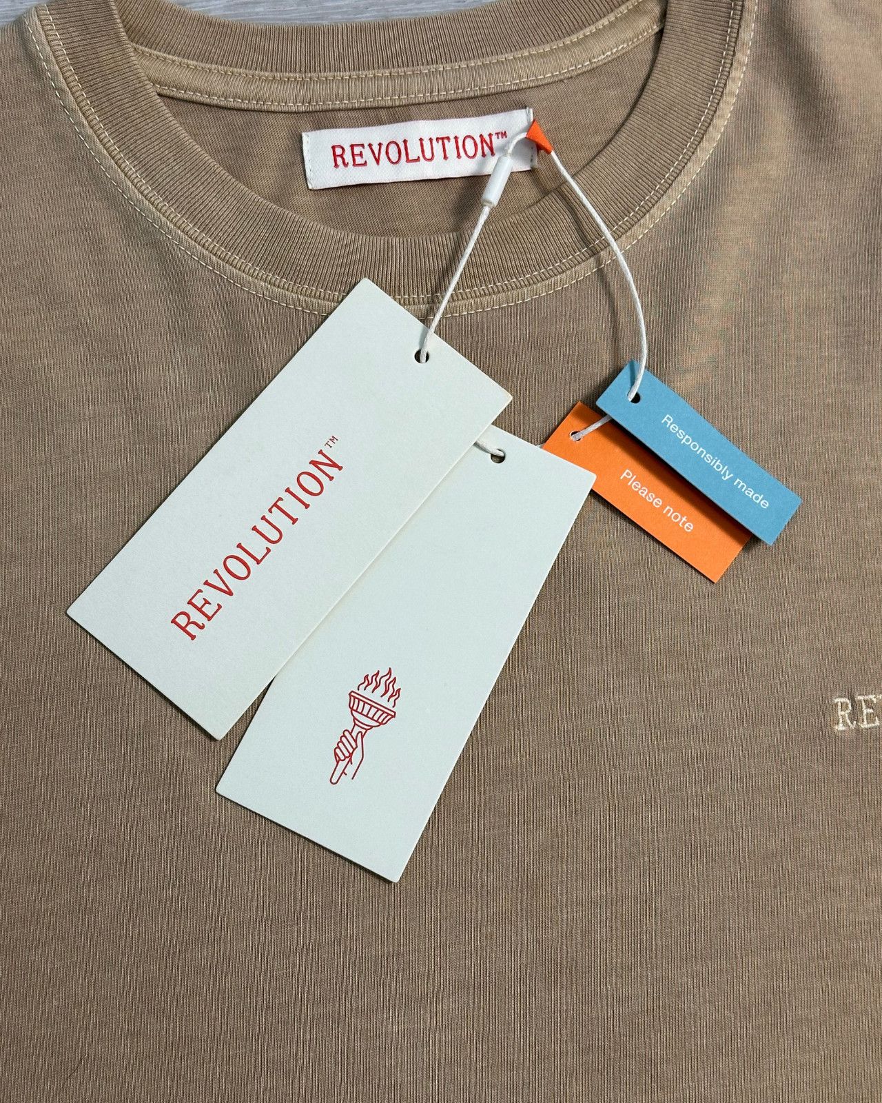 Other Sample NWT Revolution of 1995 Embroidered Logo T-Shirt Large Size US L / EU 52-54 / 3 - 6 Thumbnail