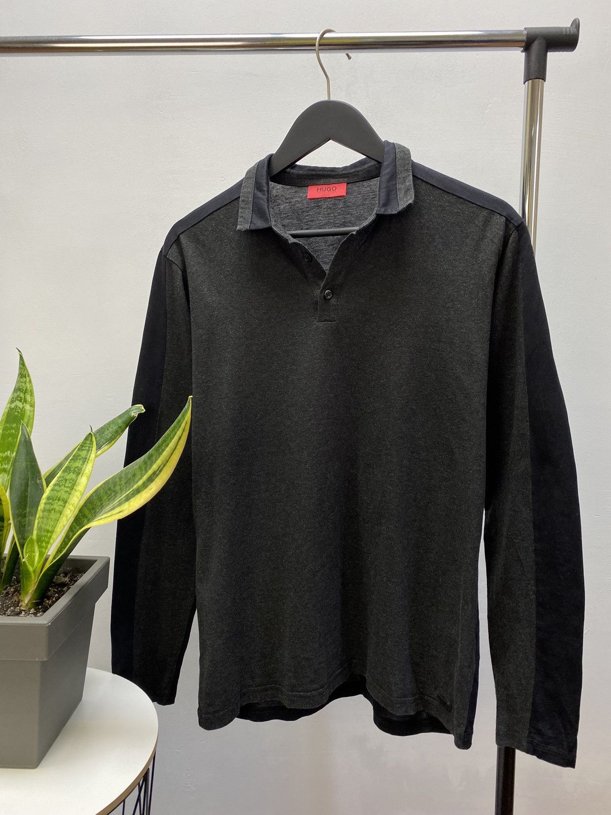 Hugo Boss × Vintage Vintage Hugo Boss Logo Longsleeve Polo Shirt Size US M / EU 48-50 / 2 - 1 Thumbnail