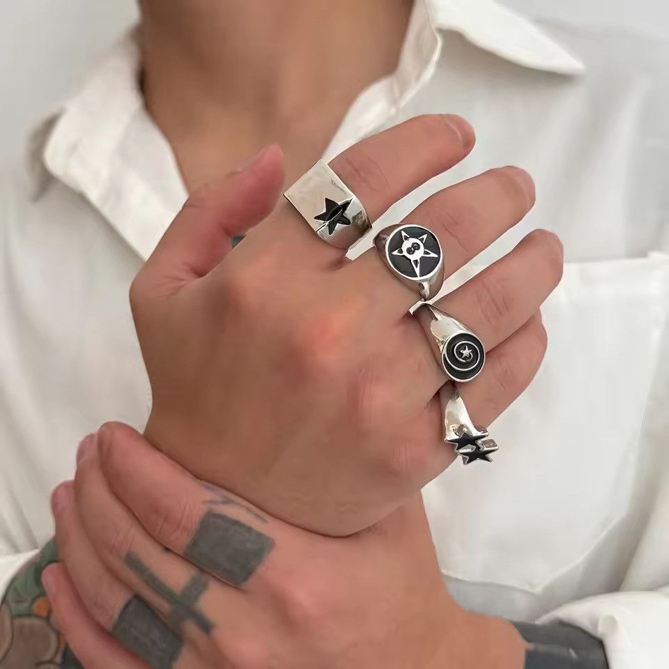 Japanese Brand Akimoto x Yuko 4Pcs/Set Black Five-Pointed Star Open Ring Size ONE SIZE - 2 Thumbnail