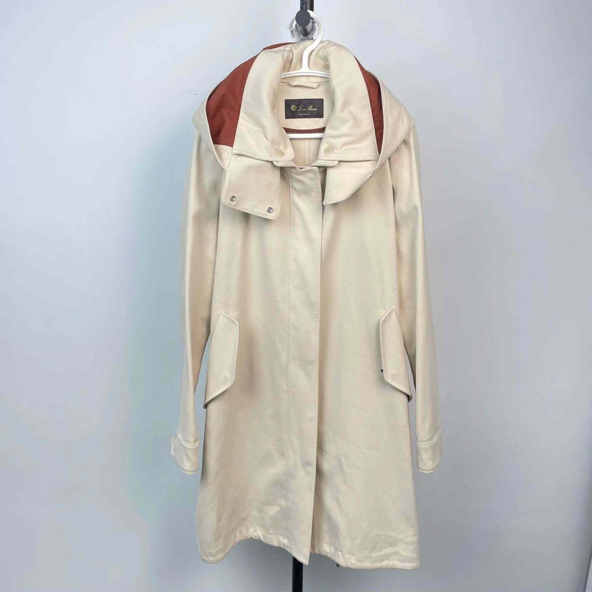 Loro Piana Loro Piana Long White Coat M Women Size M / US 6-8 / IT 42-44 - 1 Thumbnail