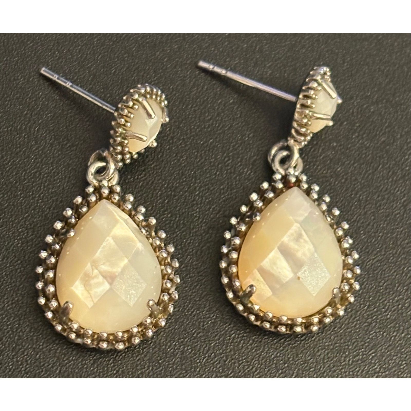 Kendra Scott Authentic Kendra Scott White Mother of Pearl Earrings Signed Size ONE SIZE - 1 Thumbnail