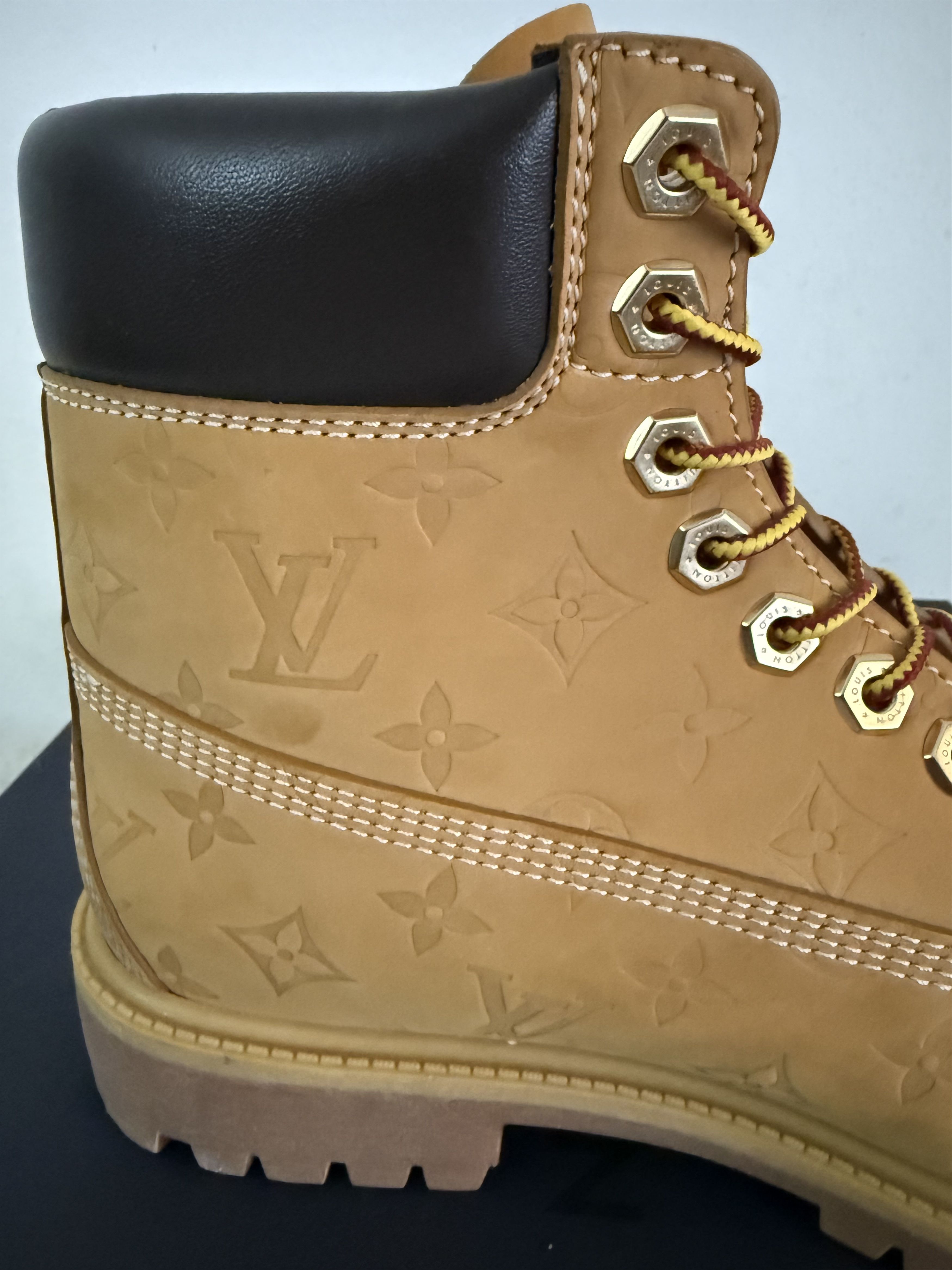 Louis Vuitton × Timberland LV Timberland Monogram Wheat Boots Size US 9 / EU 42 - 8 Thumbnail