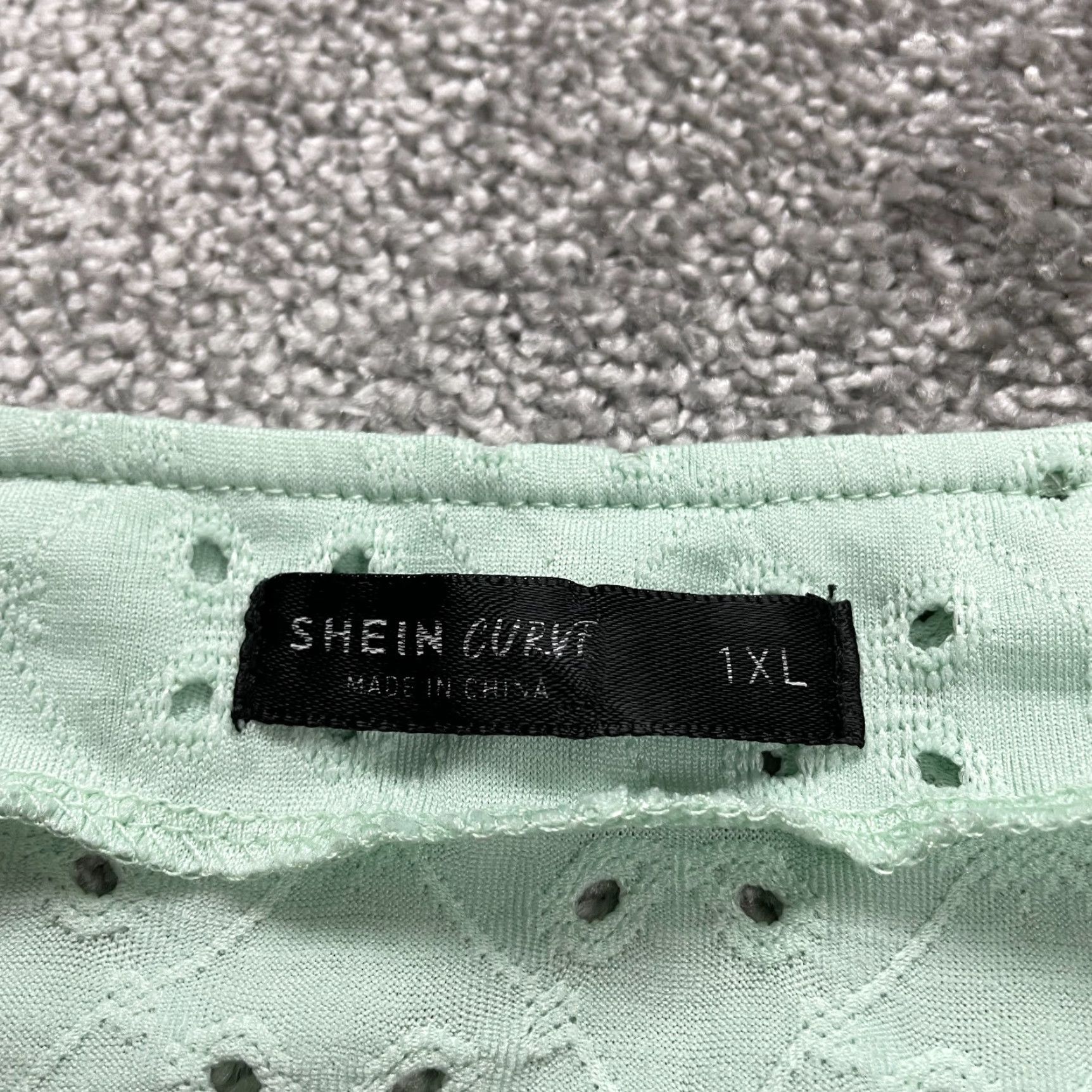 Shein Shein Curve Eyelet Top Womens XL Plus Pastel Green Short Sleeve Casual Blouse Size XL / US 12-14 / IT 48-50 - 4 Thumbnail