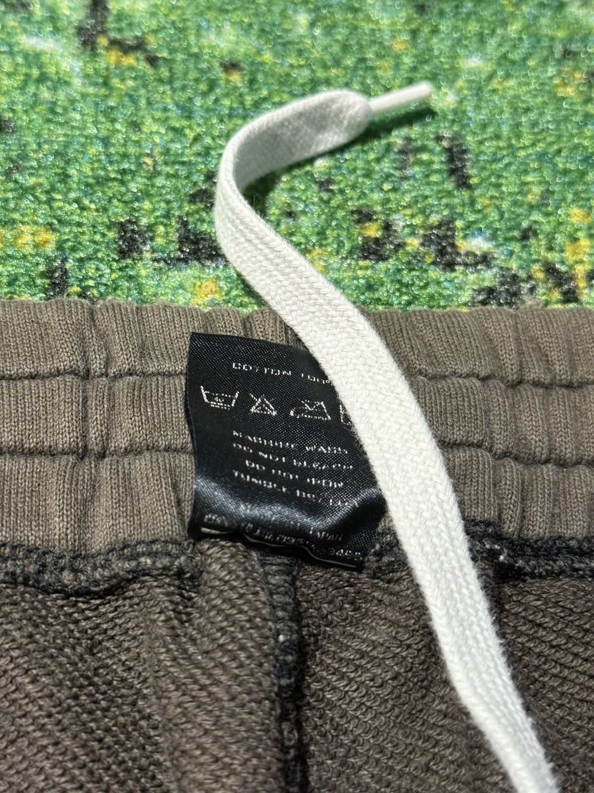Number (N)ine Number (N)ine SS05 “Nightcrawler” Multi-Pocket Cargo Capris Size US 30 / EU 46 - 11 Thumbnail