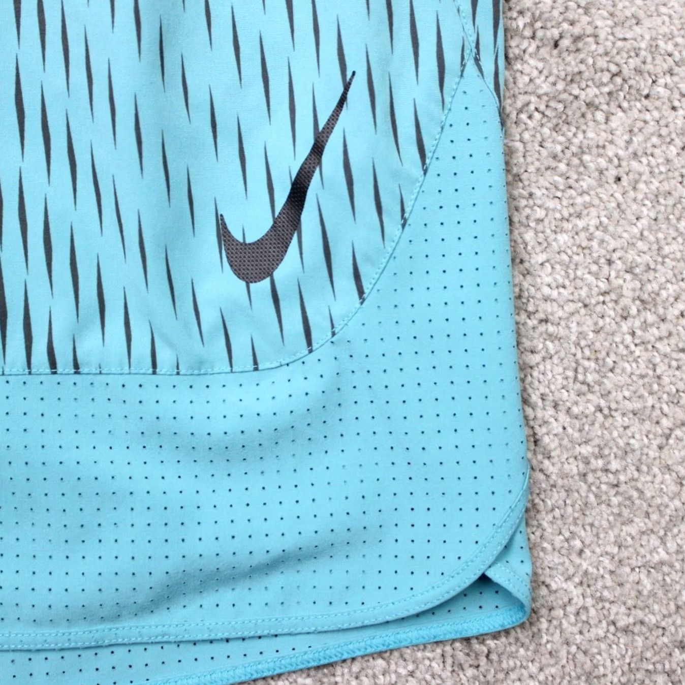 Nike Nike Mens XL Blue Geometric 8" Flow Woven Training Athletic Athleisure Size US 36 / EU 52 - 3 Thumbnail