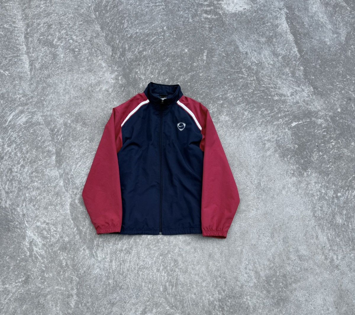 Nike × Vintage Vintage Nike Y2K streetwear windbreaker jacket Size US L / EU 52-54 / 3 - 1 Thumbnail