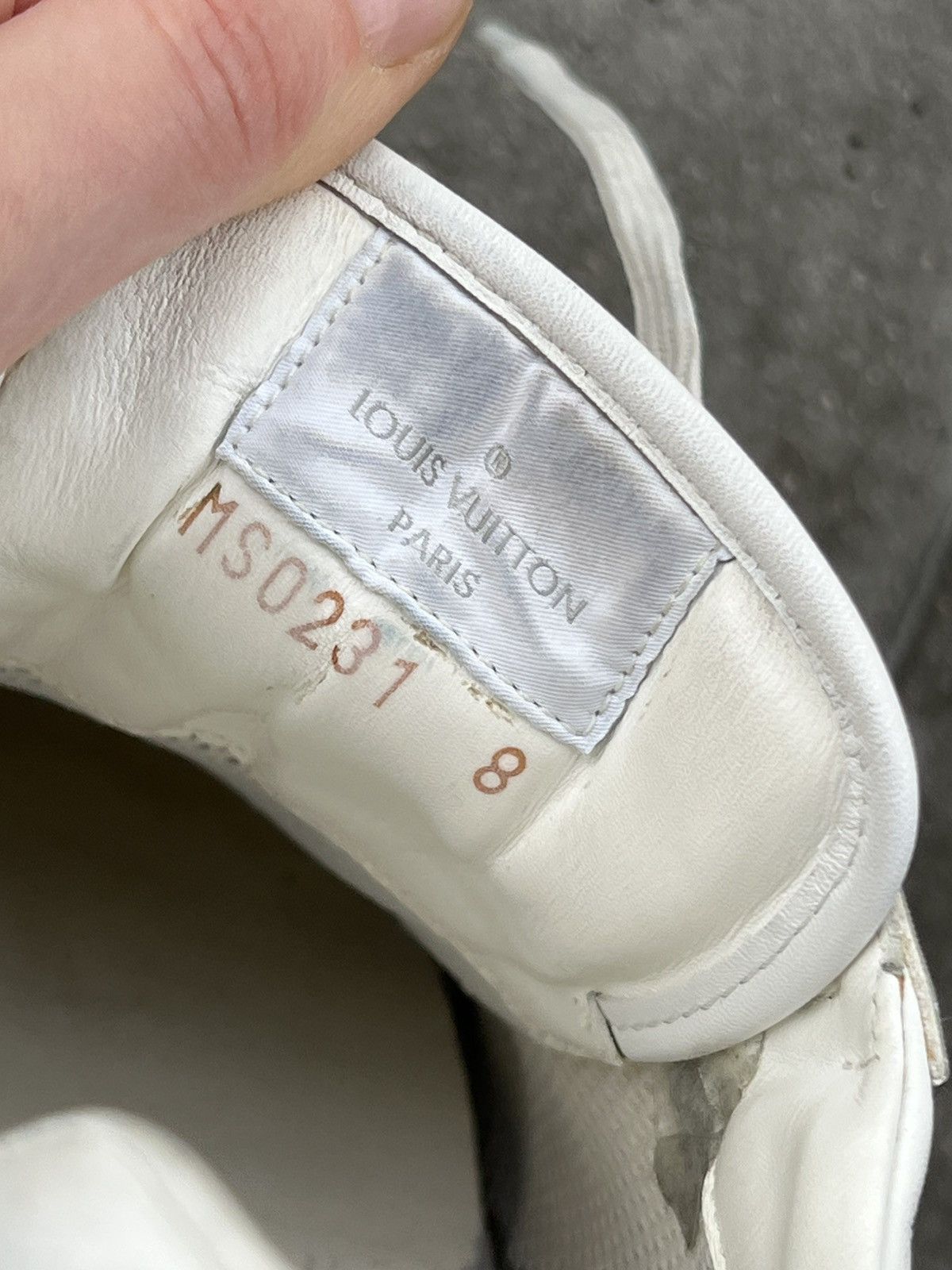 Designer × Louis Vuitton Louis Vuitton Run Away Sneaker Hype Designer rare 8LV Size US 9.5 / EU 42-43 - 10 Thumbnail