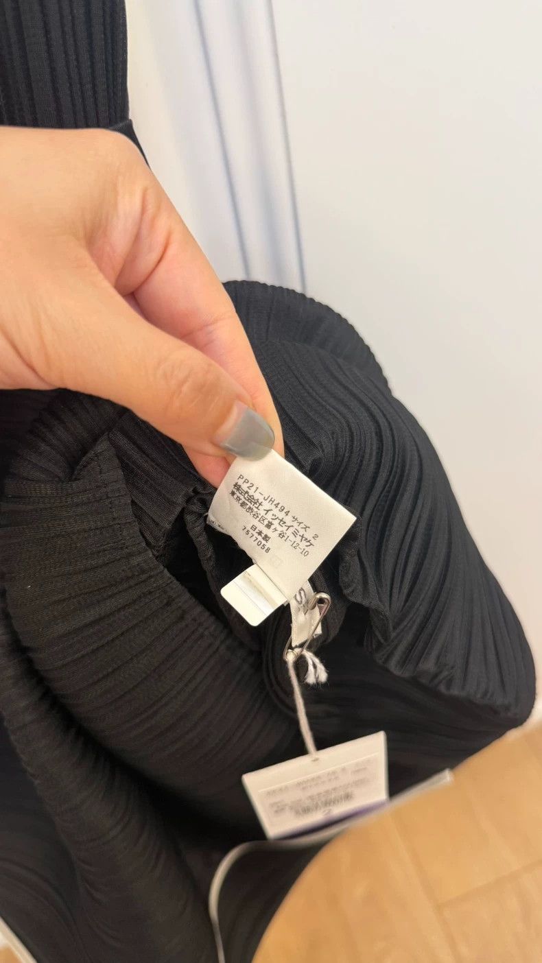 Issey Miyake Issey Miyake size:2 Black shrimp thread dress Size XS / US 0-2 / IT 36-38 - 4 Thumbnail