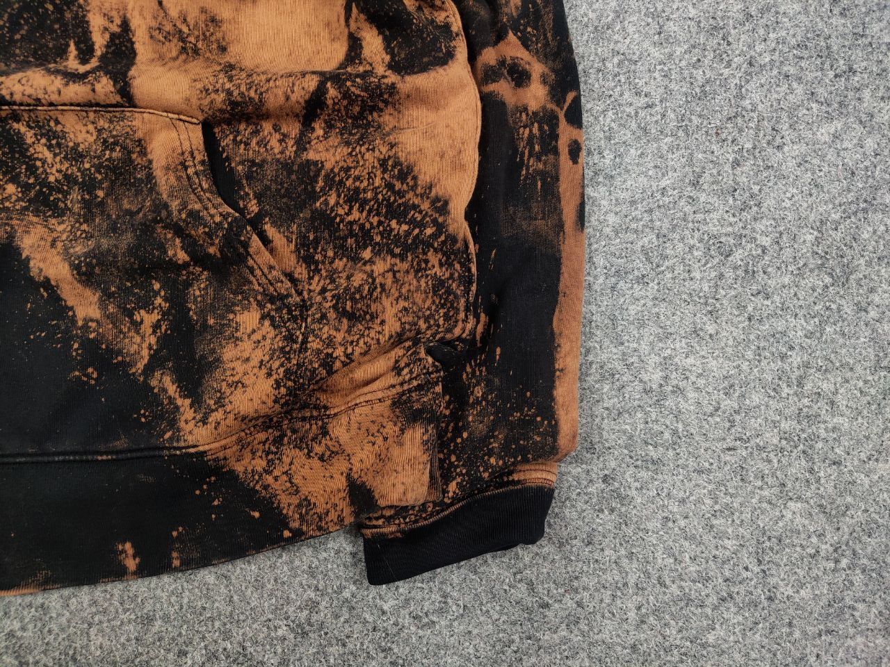 Carhartt Carhartt Tie-dye Black Logo college Hooded Sweat Vintage Size US M / EU 48-50 / 2 - 12 Thumbnail