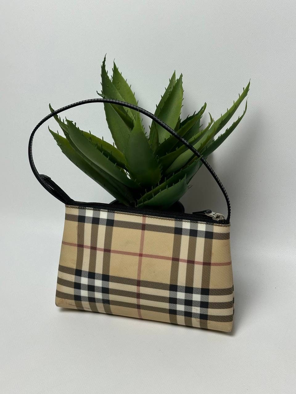 Burberry Cute Burberry Nova Check Mini Hand Bag🔥 Size ONE SIZE - 3 Thumbnail