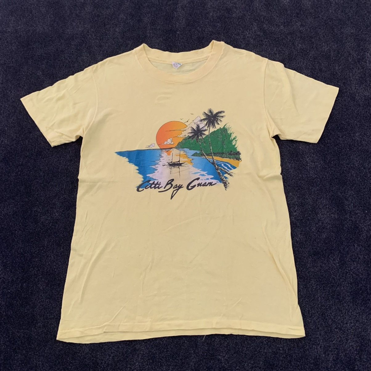 Vintage Vintage 80s/90s Heavy By Spruce Cetti Bay Guam Graphic Tee Size US L / EU 52-54 / 3 - 1 Thumbnail