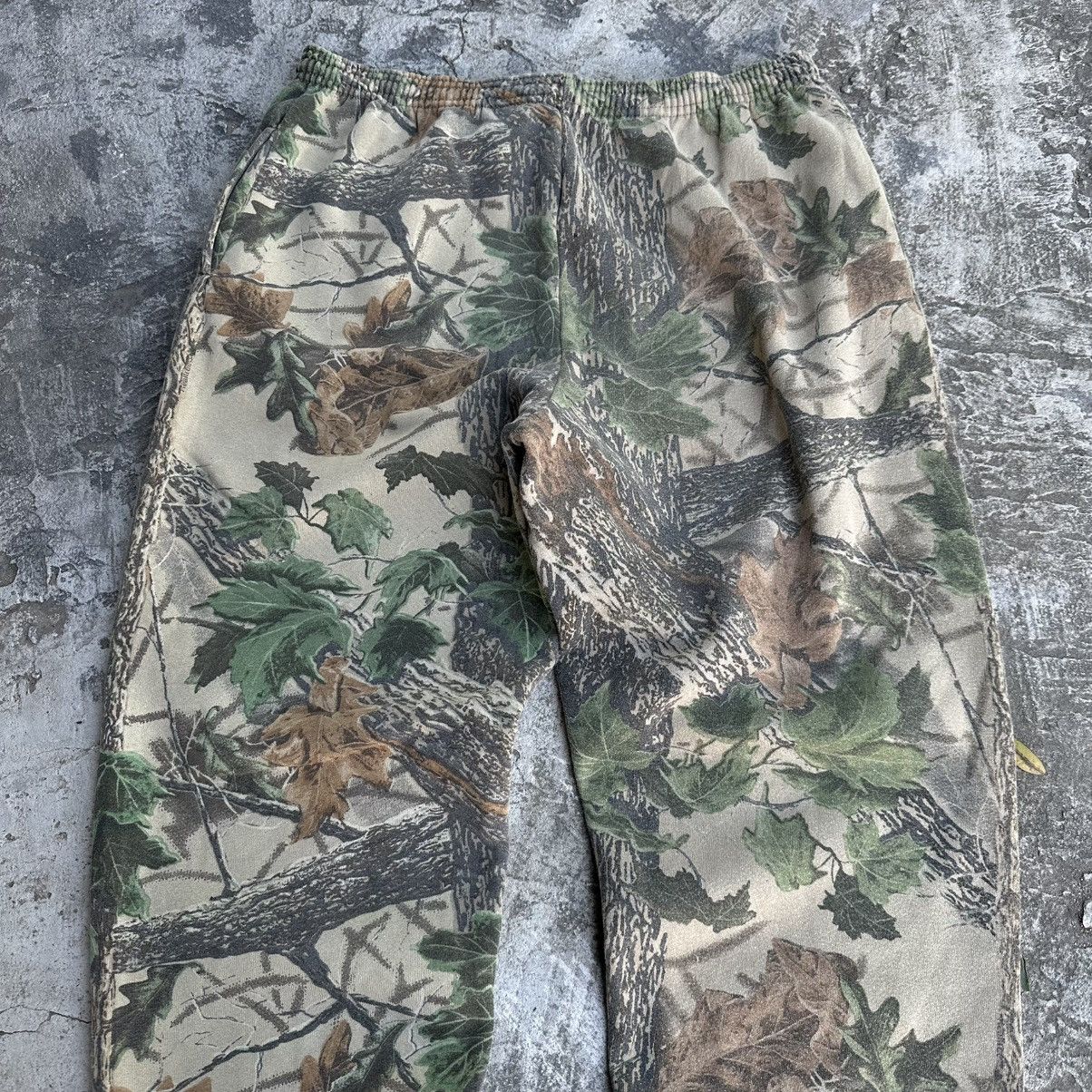 Carhartt × Wrangler (Freesize) Crazy Vintage Y2K Realtree Camo Baggy Sweatpants Size US 34 / EU 50 - 2 Thumbnail