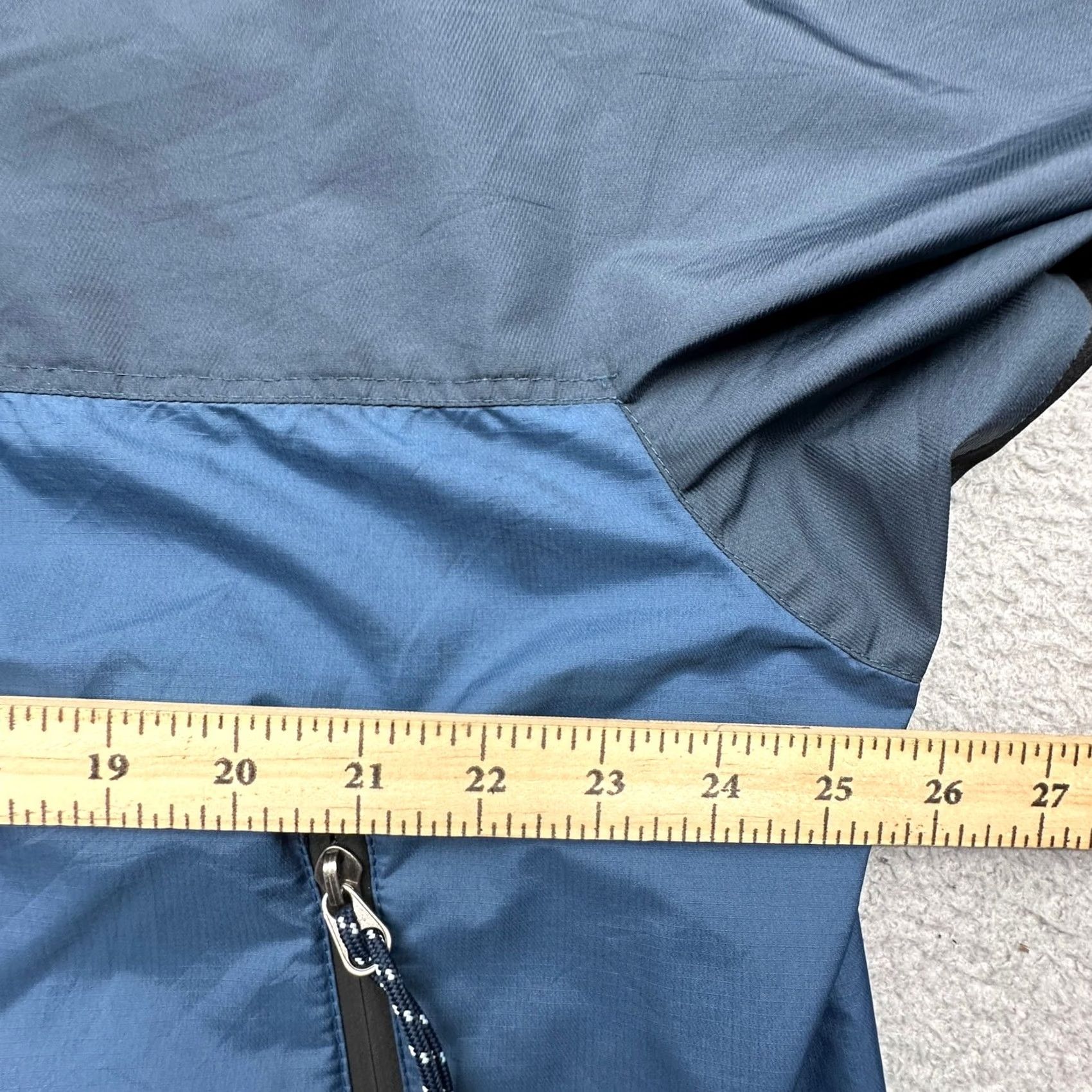 Patagonia VINTAGE Patagonia Jacket Mens Large Blue Polyester Hooded Zip Essenshell 83661 Size US L / EU 52-54 / 3 - 6 Thumbnail