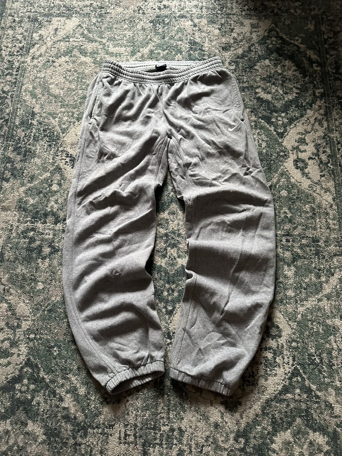 Nike VINTAGE NIKE SWOOSH COTTON BAGGY SWEATPANTS M Size US 32 / EU 48 - 1 Thumbnail