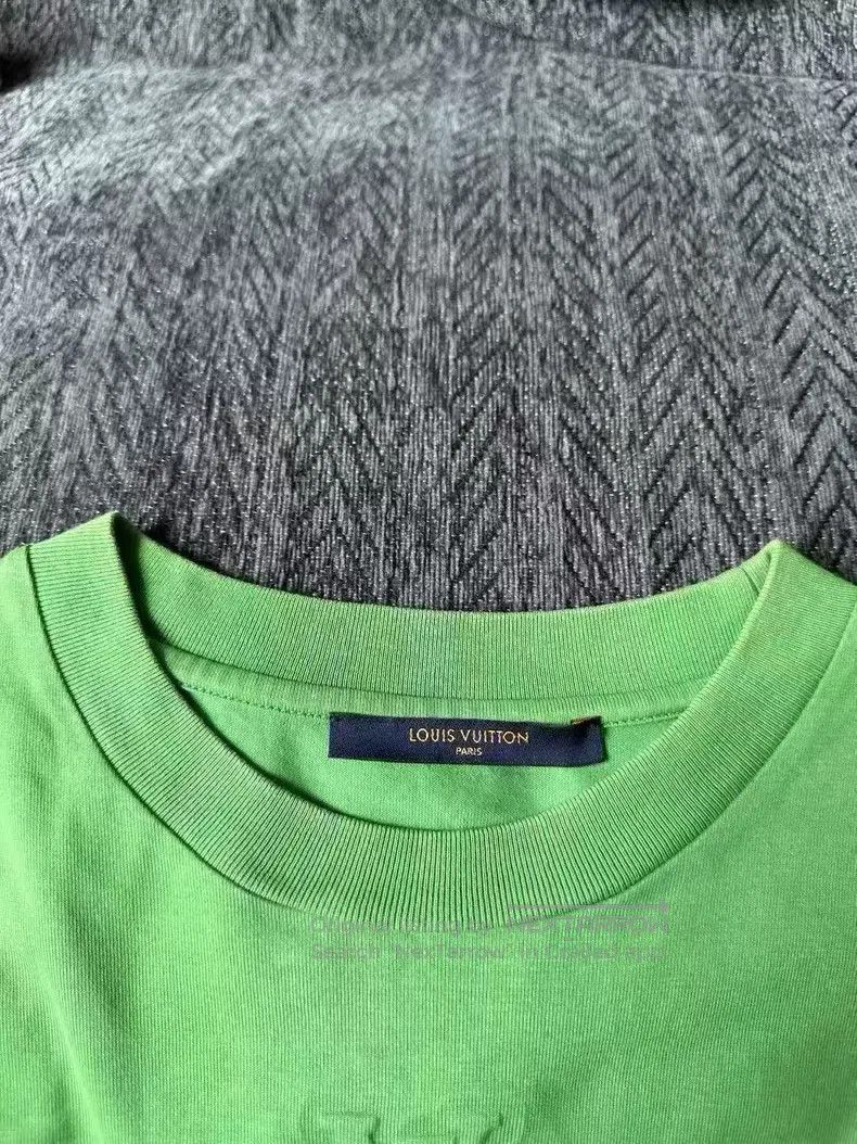Louis Vuitton Louis Vuitton Green embossed short sleeve Size US S / EU 44-46 / 1 - 3 Thumbnail
