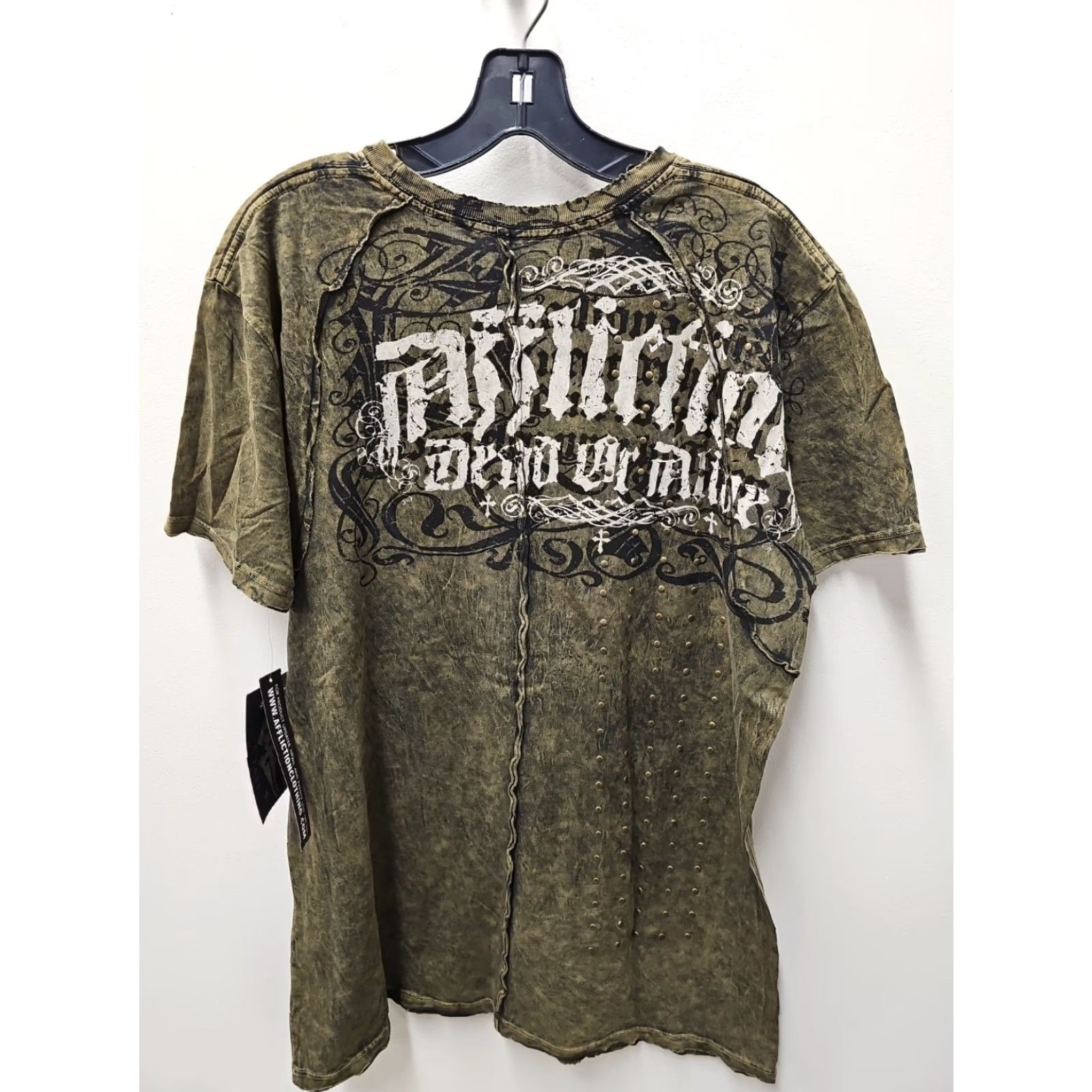 Affliction Affliction Shirt Men's Large Crewneck Beaded Distressed Graphic Print Multicolor Rockabilly 2000s Casual T-Shirt Crew Neck Short Sleeve Size US L / EU 52-54 / 3 - 7 Thumbnail