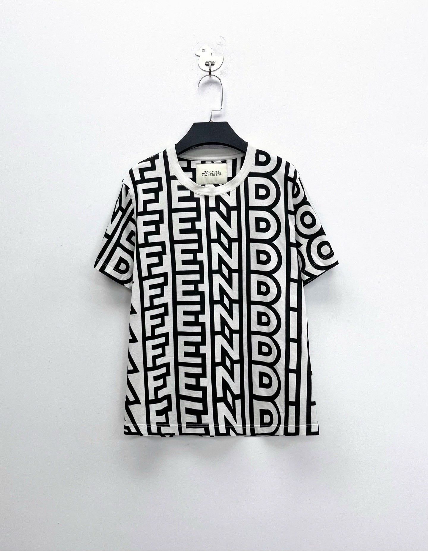Marc Jacobs Fendi Marc Jacobs Graffiti Letter Short Sleeve Size US M / EU 48-50 / 2 - 1 Thumbnail