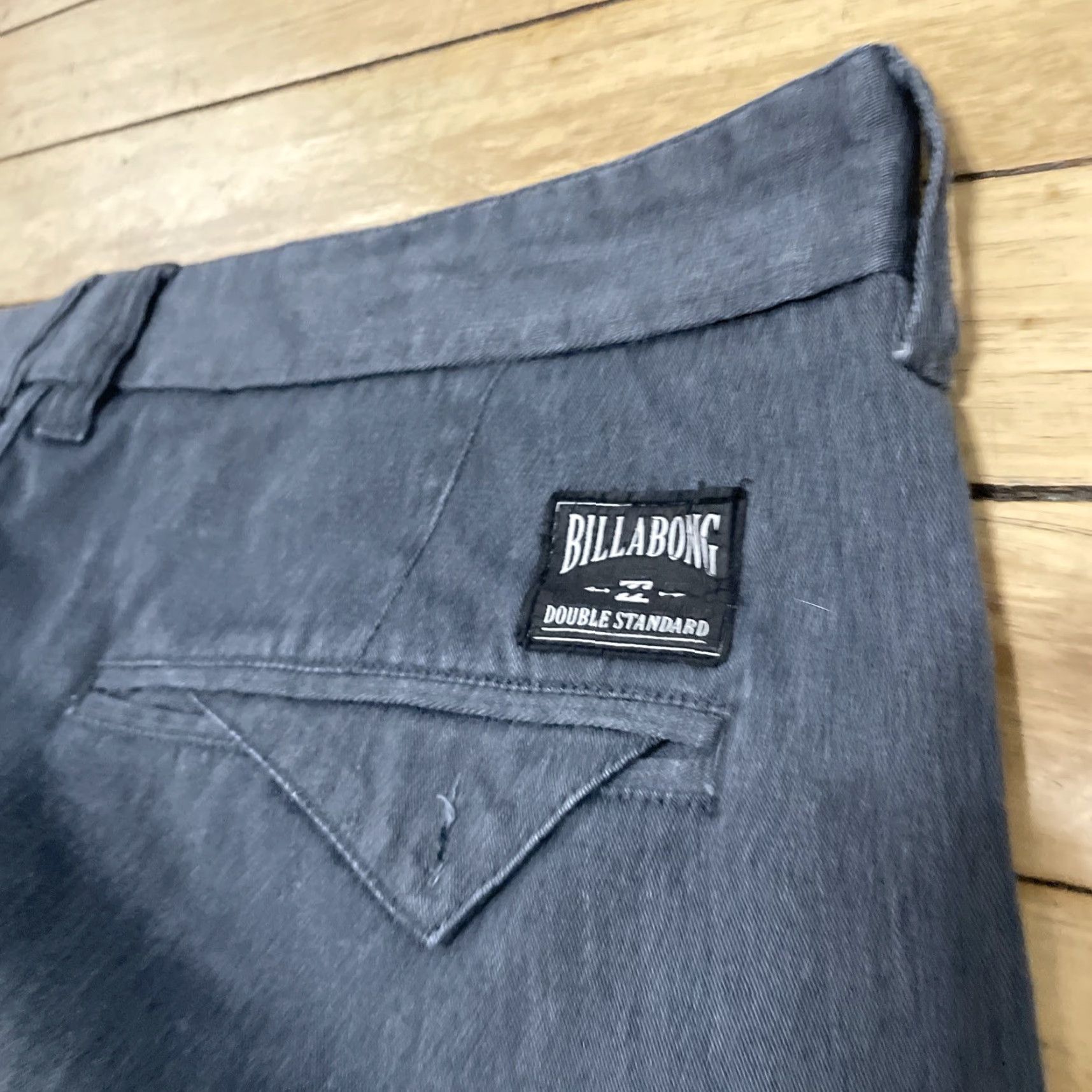 Billabong VINTAGE Billabong Y2k Straight Slim Chino Pants Men 36 Gray Beach Surf Skate Indie 90s College Band Beach Biker Mens Size US 36 / EU 52 - 6 Thumbnail
