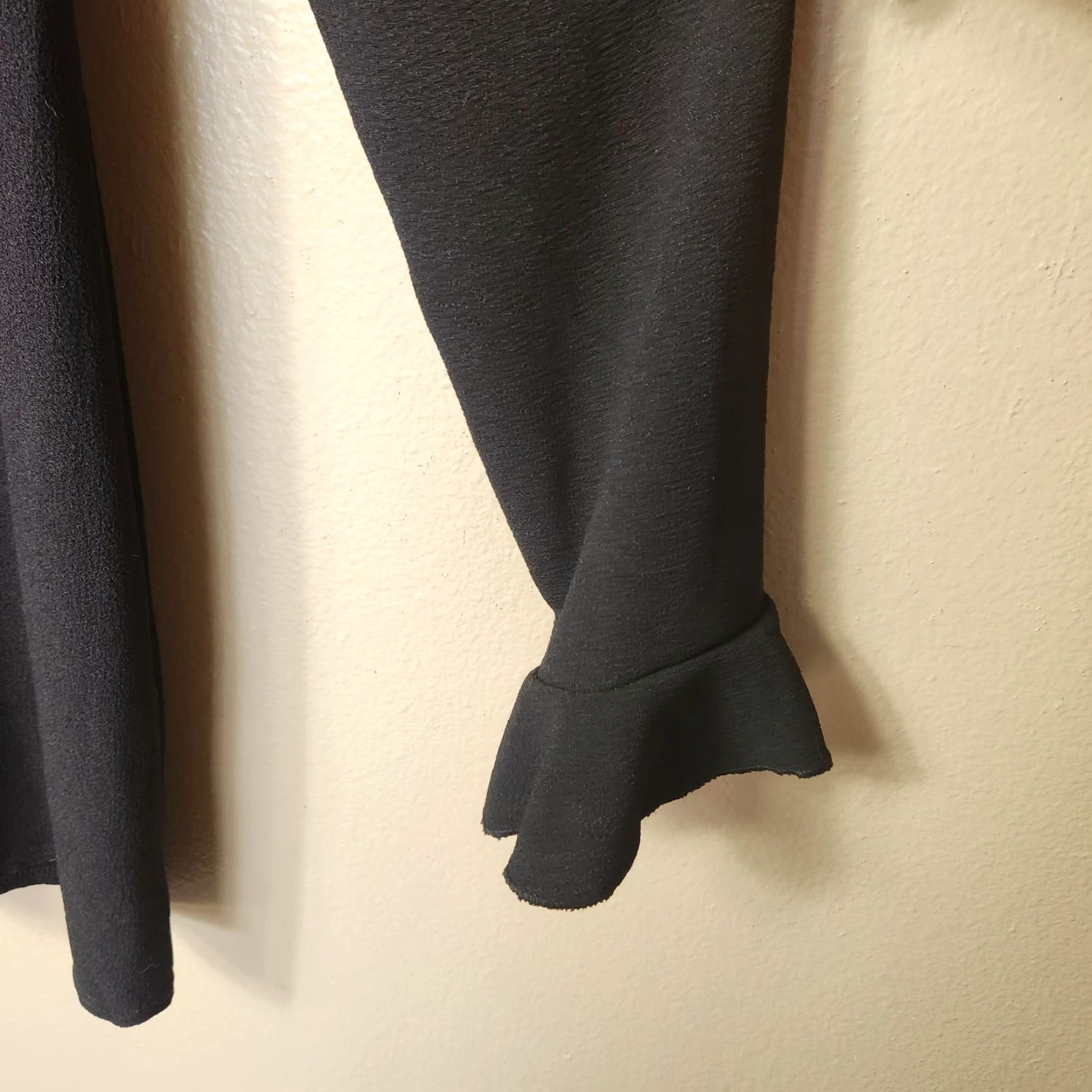 PrettyLittleThing Pretty Little Thing Dress Black Buttonfront Vneck Bell Sleeve Size 12 Womens NWOT Knee Length Polyester Shirt Dress Size XL / US 12-14 / IT 48-50 - 4 Thumbnail