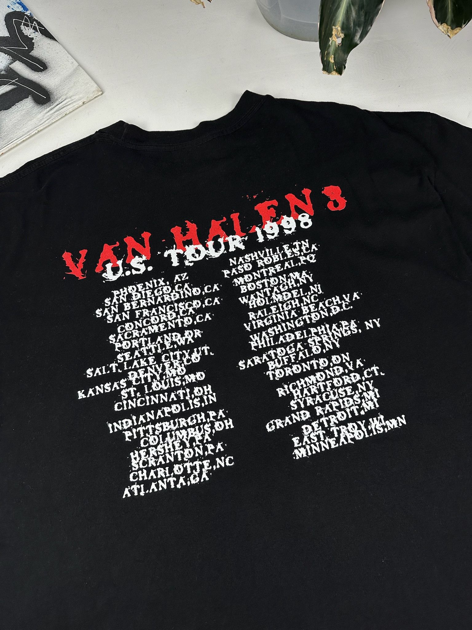 Band Tees Vintage 1998 Van Halen '3 Tour' Band T-Shirt Size XL Size US XL / EU 56 / 4 - 6 Thumbnail