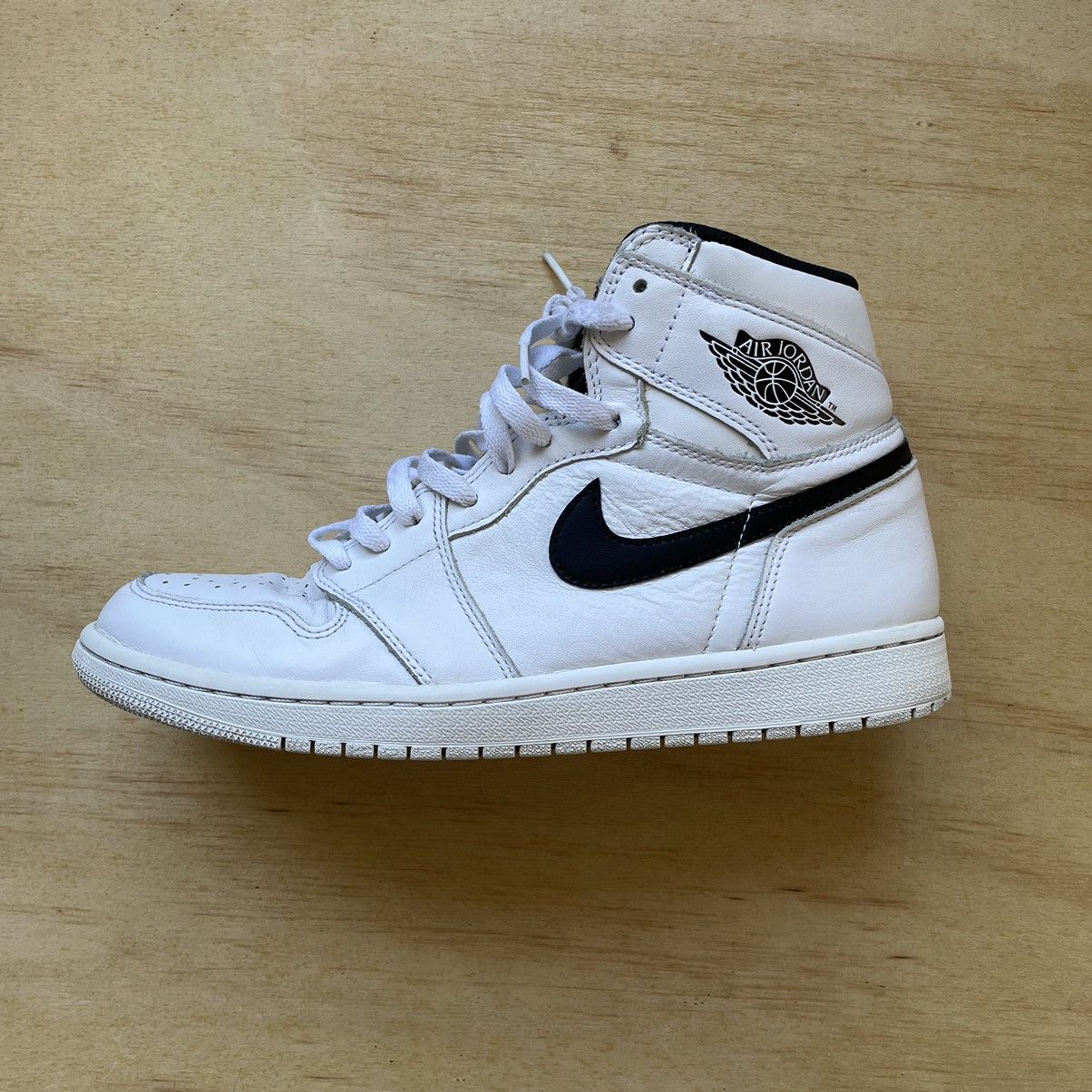 Jordan Brand Jordan 1 Yin Yang White Size US 9.5 / EU 42-43 - 3 Thumbnail