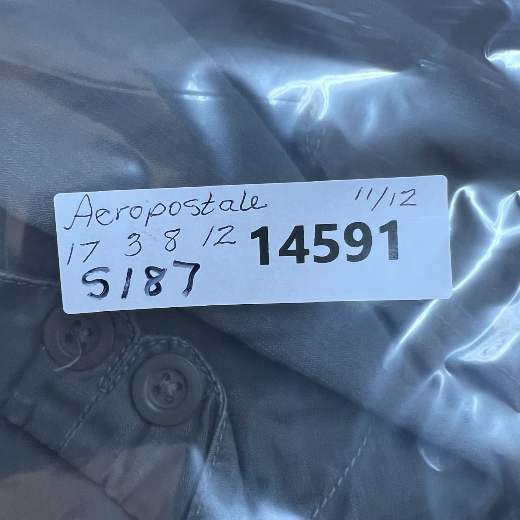 Vintage Aéropostale Shorts Women Size 12 Gray Cuffed Chino 3" Inseam Casual Summer Size 34" / US 12 / IT 48 - 7 Thumbnail