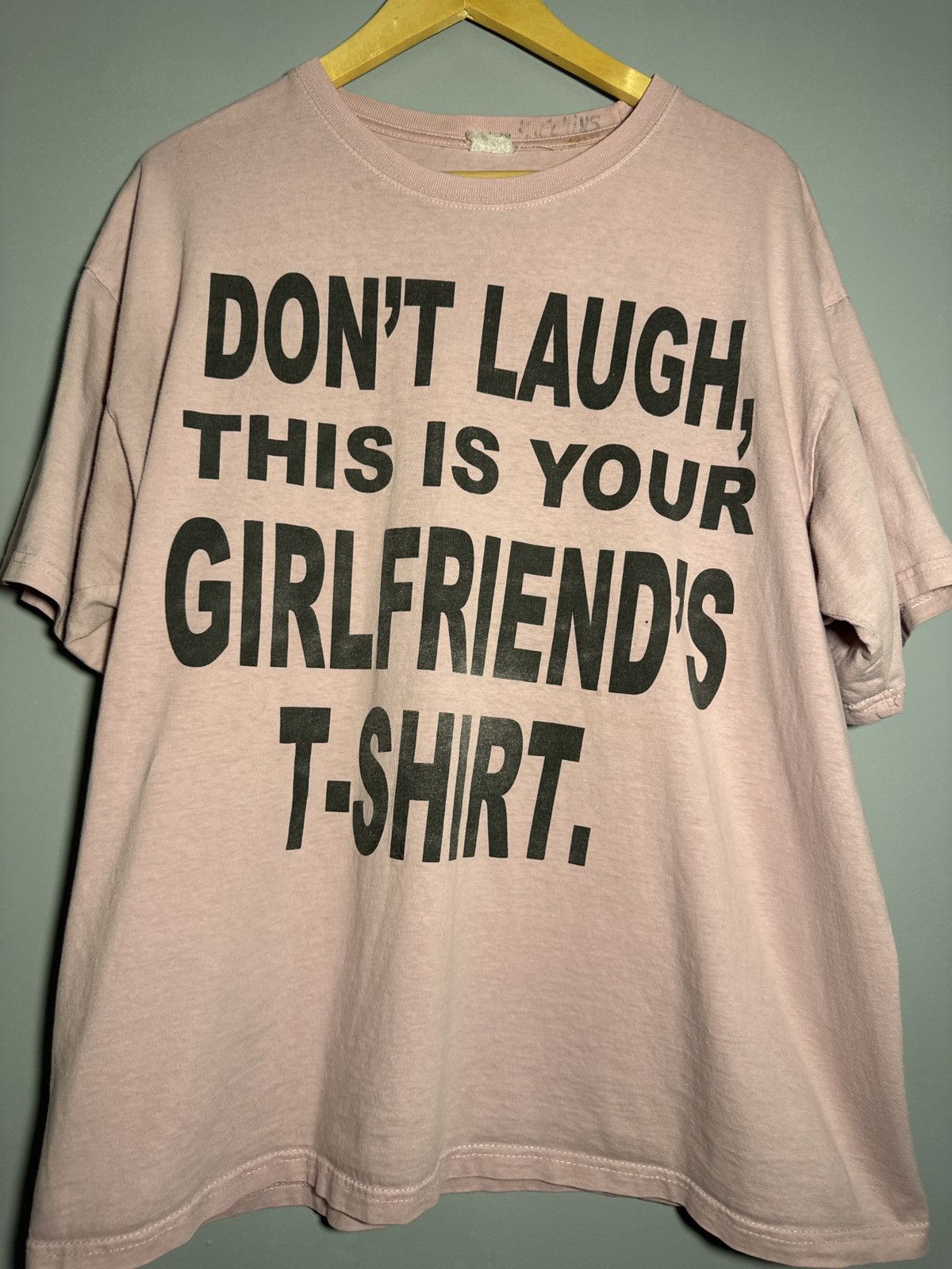 Vintage “Dont Laugh This is Your Girlfriends T-shirt” Vintage Tee Size US XL / EU 56 / 4 - 1 Thumbnail
