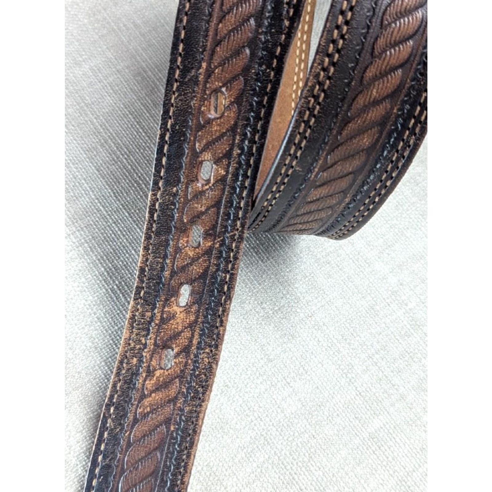 Vintage VINTAGE USA MADE TOOLED BUCKLE BELT Cowhide Brown 30 Western Belt Mens 1-3/4" 36" Total Length 29-33" 30/31 Decade 80s? Size 30 - 4 Thumbnail