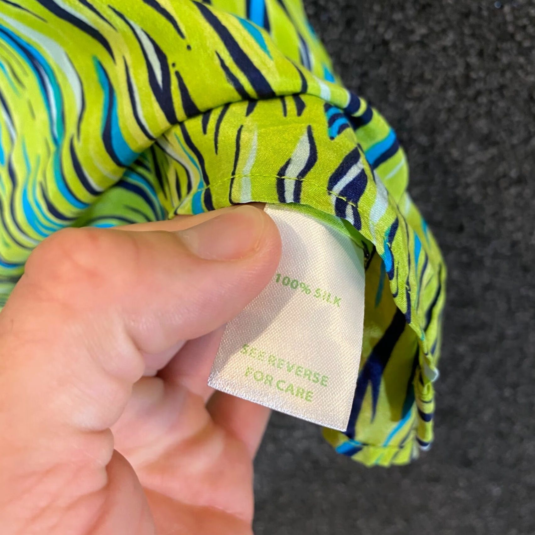 Lilly Pulitzer Lilly Pulitzer Blouse Women Size 2 Green Sleeveless Ruffled 100% Silk Fish Print Animal Print Size XS / US 0-2 / IT 36-38 - 6 Thumbnail