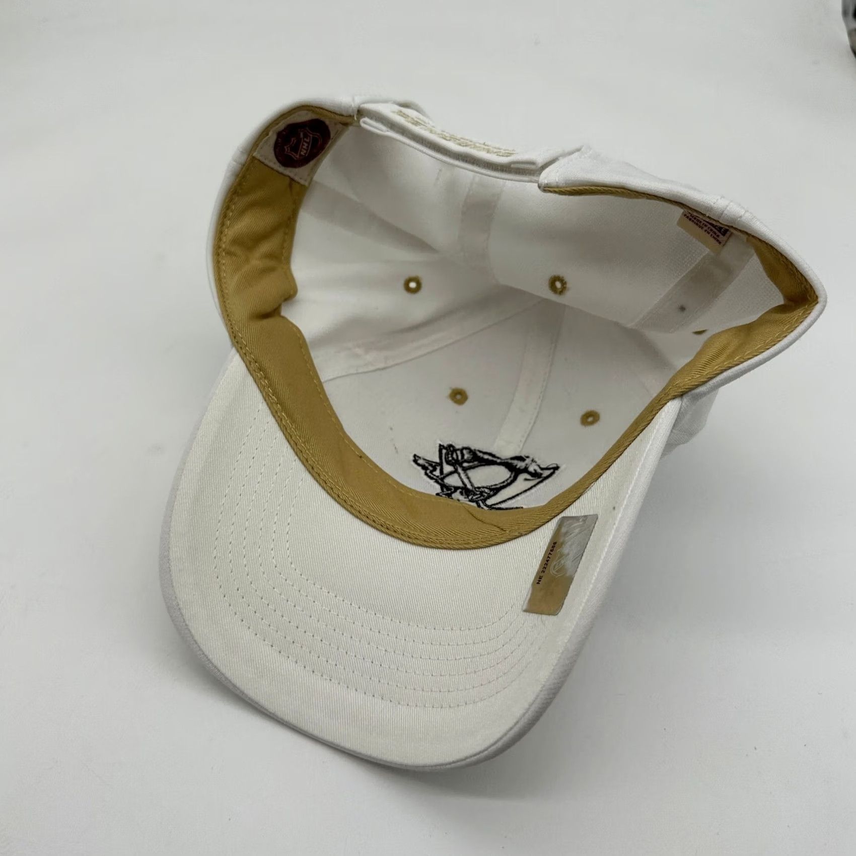 Vintage Pittsburgh Penguins Mens Hat One Size White Embroidered Hockey Cap 47 Brand NEW Size ONE SIZE - 4 Thumbnail