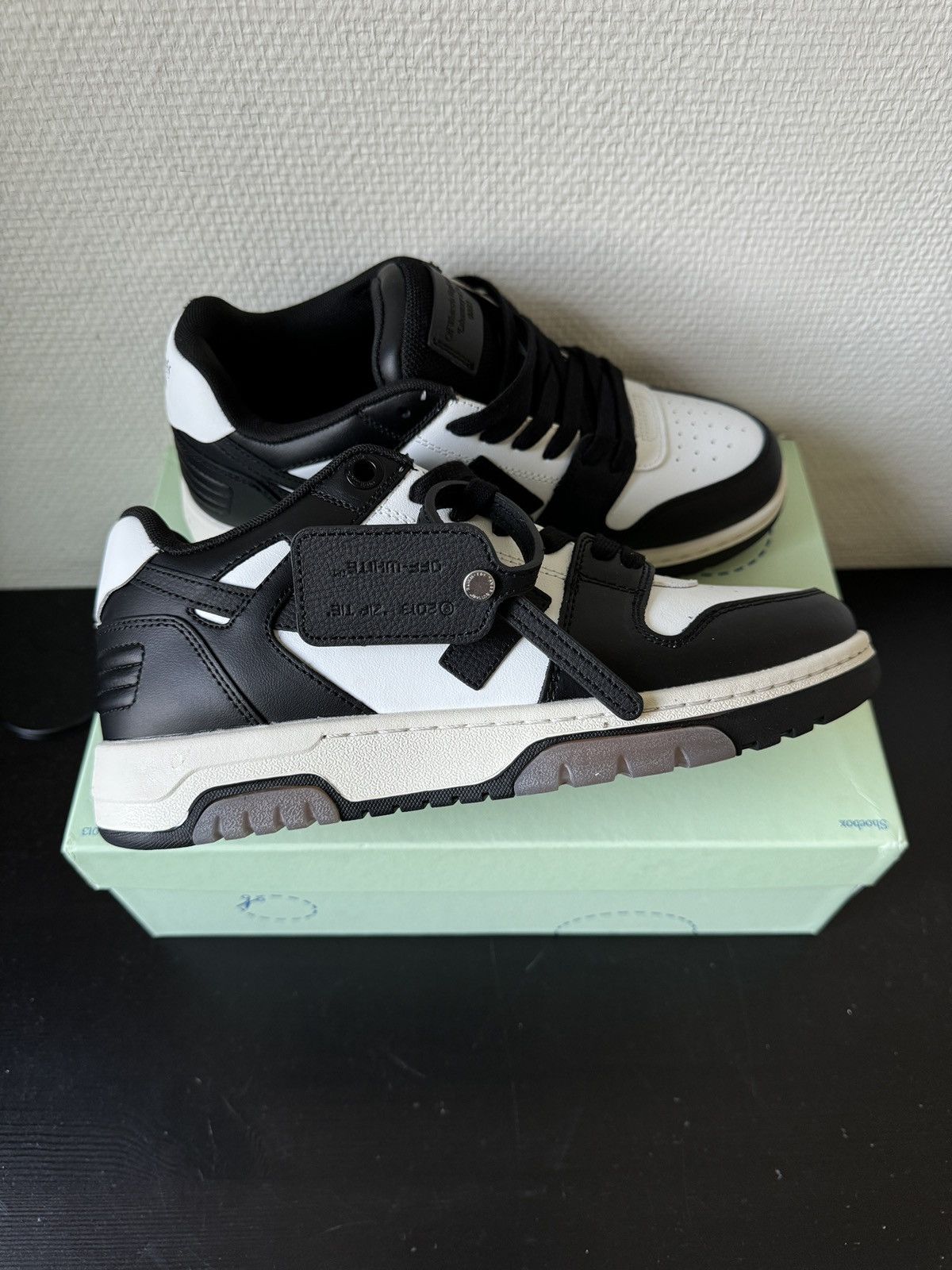 Off-White Off-White Out Of Office “OOO” Black/White Size US 8.5 / EU 41-42 - 2 Thumbnail
