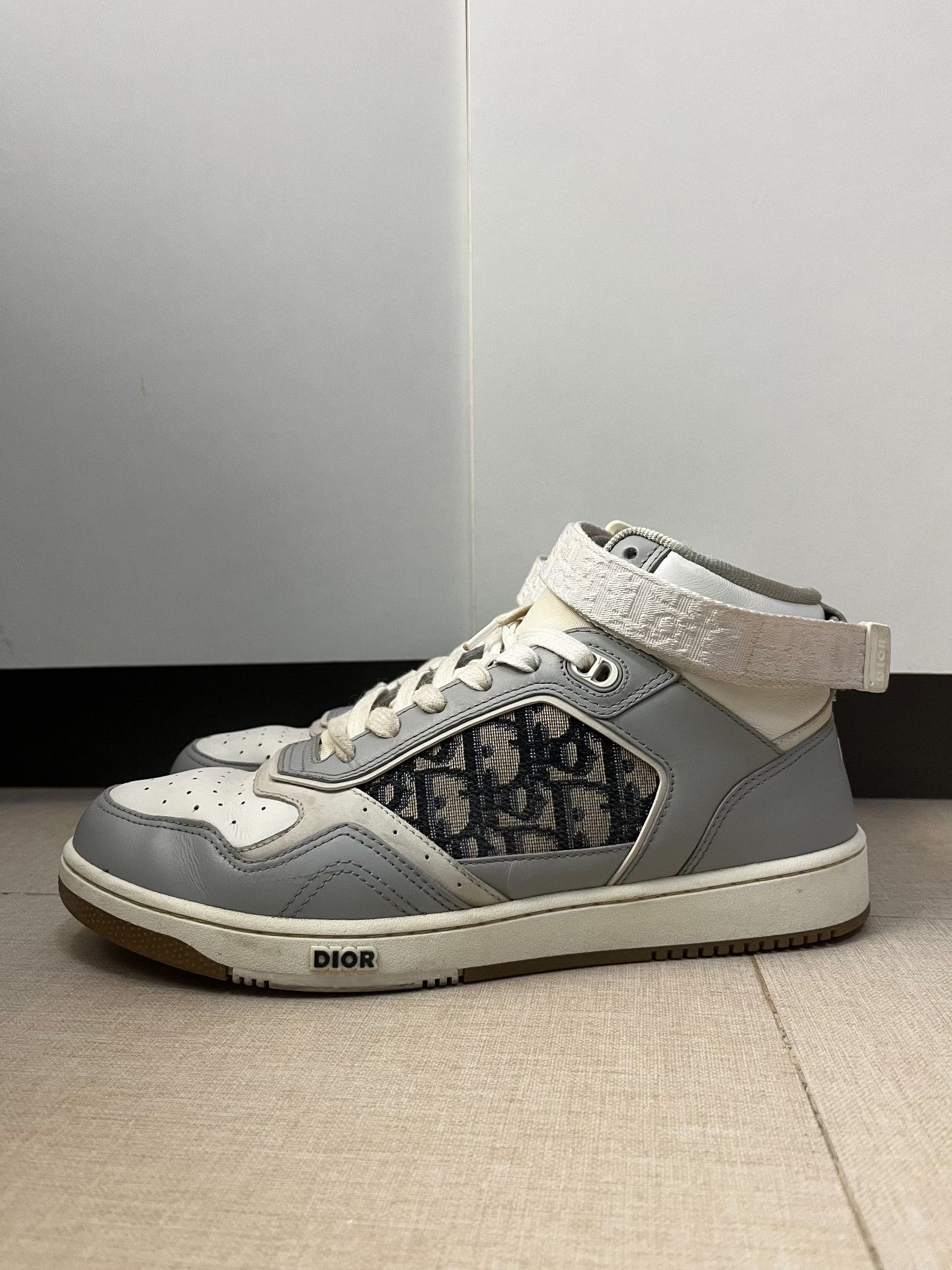 Dior Dior Leather Printed White Hitop Sneakers 41.5 Men Size US 9 / EU 42 - 1 Thumbnail