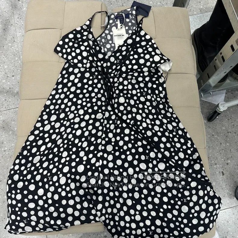 Louis Vuitton Louis Vuitton SS23 Polka Dot Cropped Halter Sleeveless Dre Size XS / US 0-2 / IT 36-38 - 1 Thumbnail