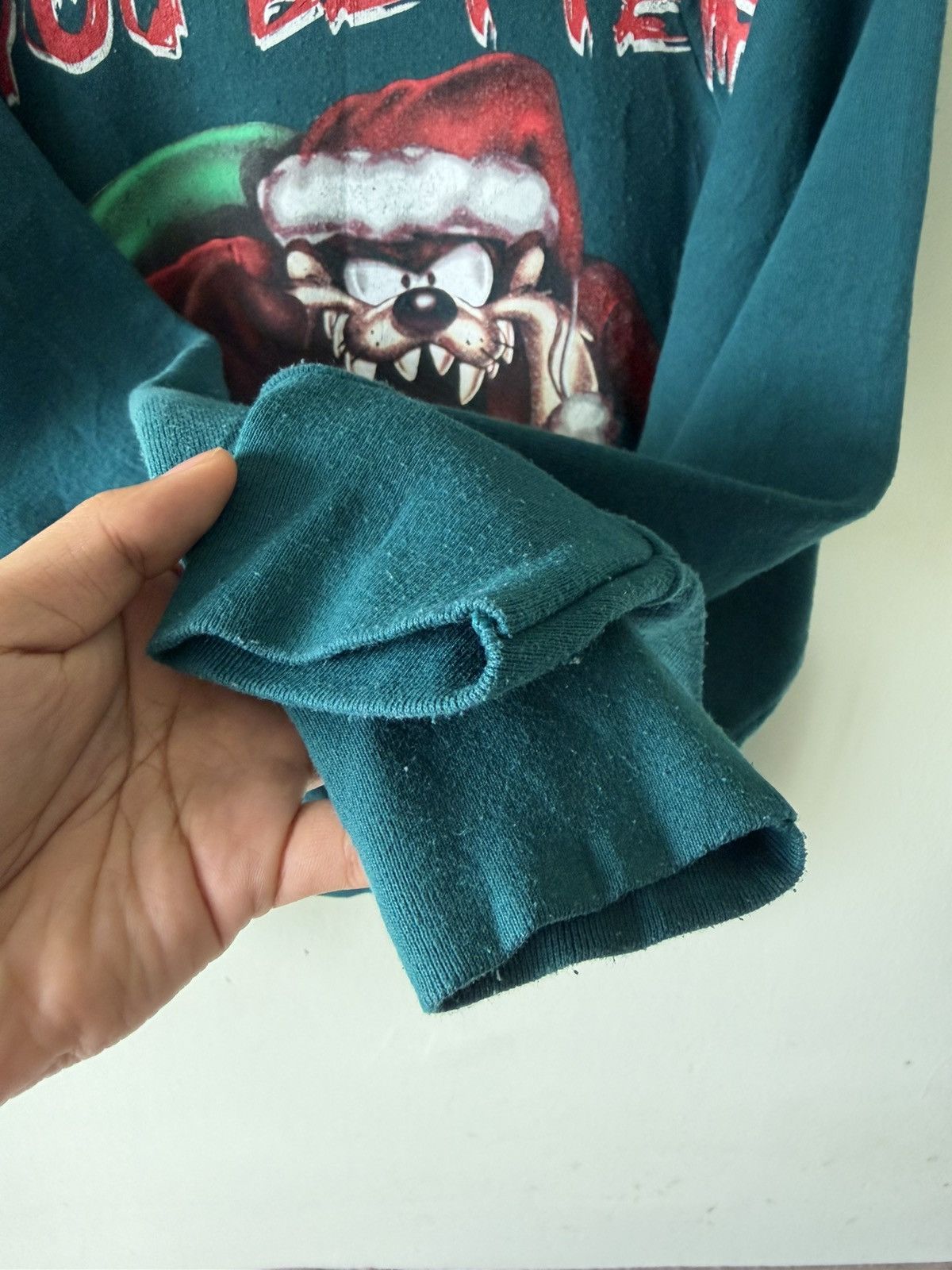 Fruit Of The Loom Vintage Tazmania Christmas Edition Size US L / EU 52-54 / 3 - 2 Thumbnail