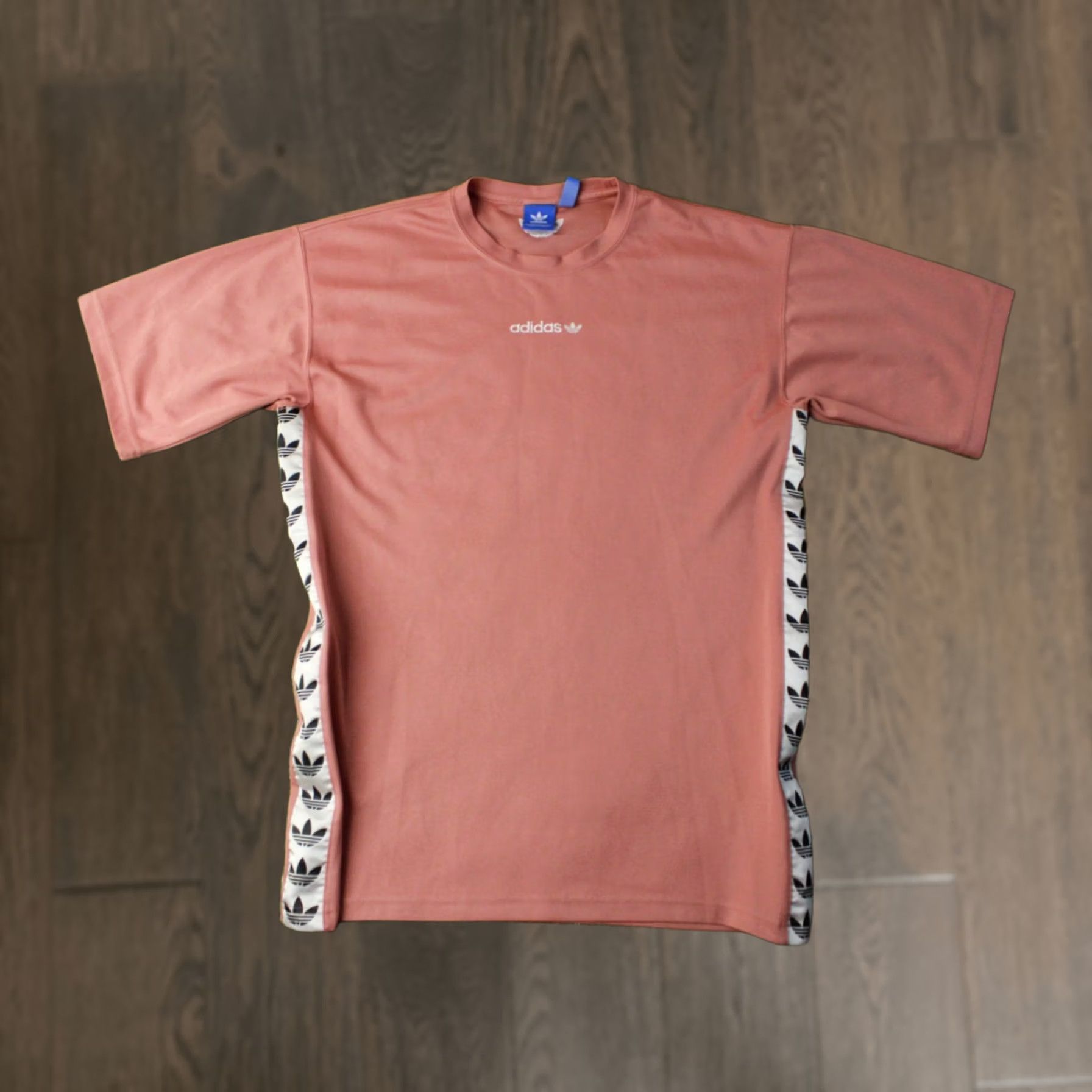 Adidas ADIDAS ORIGINAL 2018 MEN T-SHIRT SHIRT M Peach and White Vintage No Size US M / EU 48-50 / 2 - 1 Thumbnail