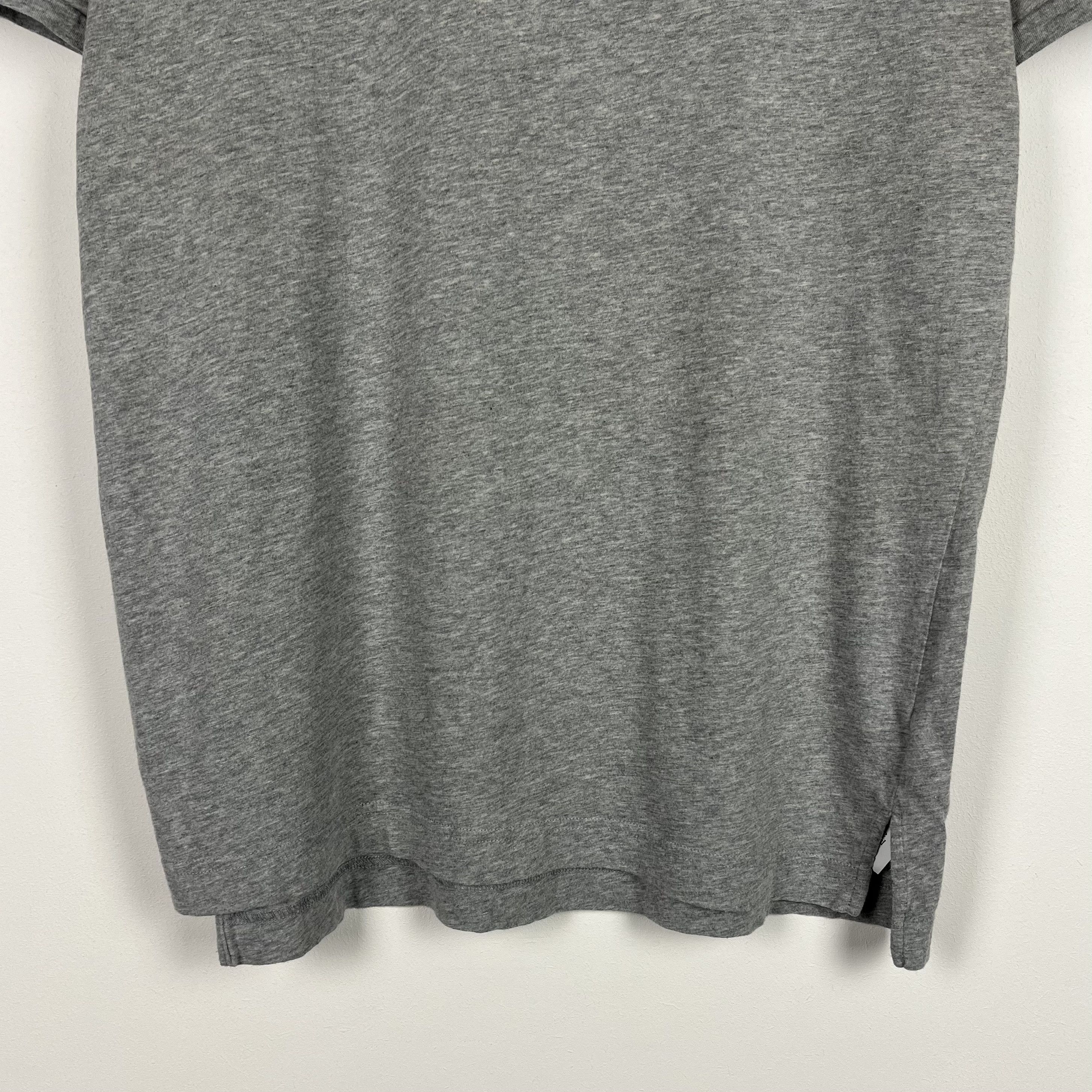 Vivienne Westwood Vivienne Westwood Embroidered Orb Logo T Shirt Size US L / EU 52-54 / 3 - 7 Thumbnail