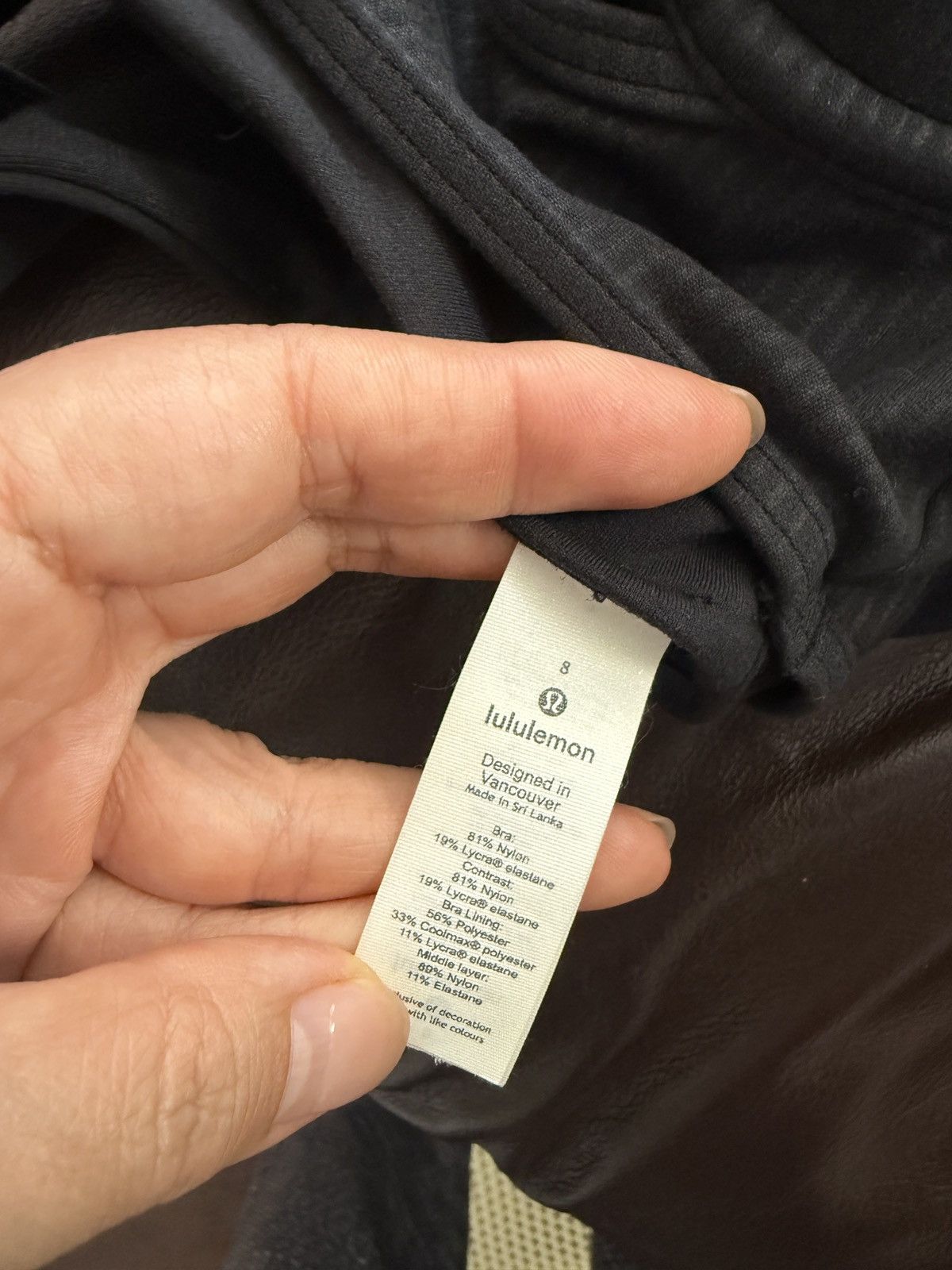 Lululemon Lululemon Black Sports Bra Medium Support pre loved in black Size M / US 6-8 / IT 42-44 - 4 Thumbnail