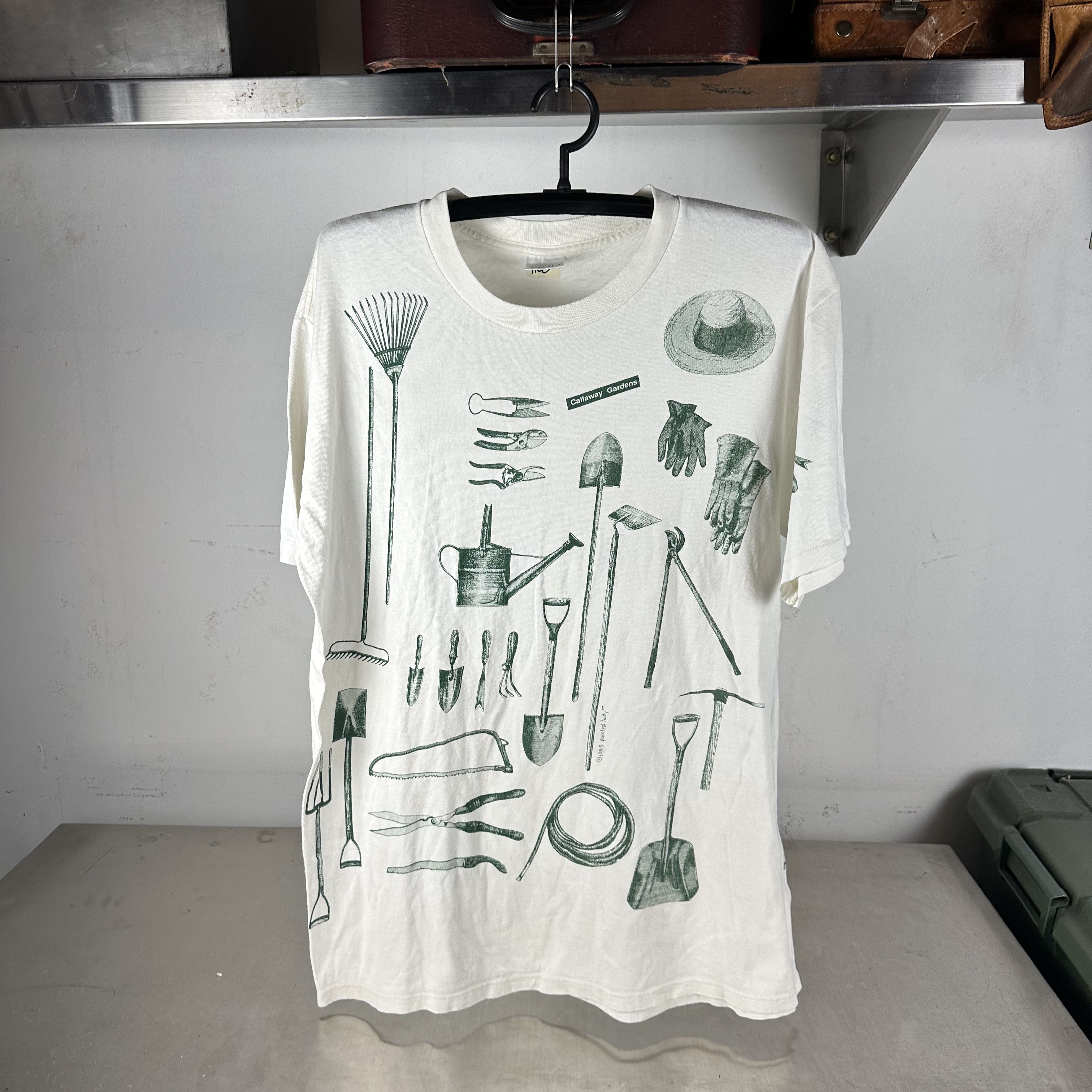 Vintage ​​​​Vintage 1993 Callaway Gardens Garden Tools AOP T-shirt Size US L / EU 52-54 / 3 - 1 Thumbnail