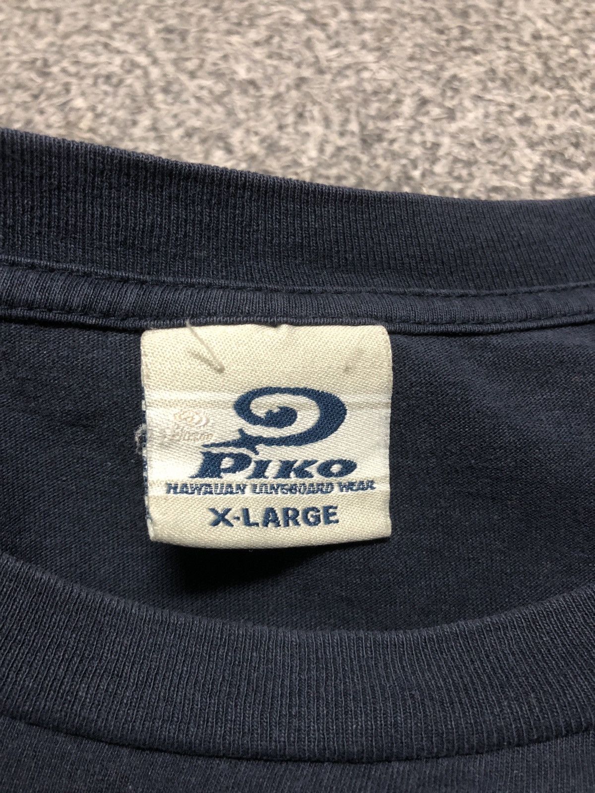 Quiksilver Vintage Y2K Sunfaded Piko Hawaiian Glitter Logo Backhit Tee Size US L / EU 52-54 / 3 - 13 Thumbnail