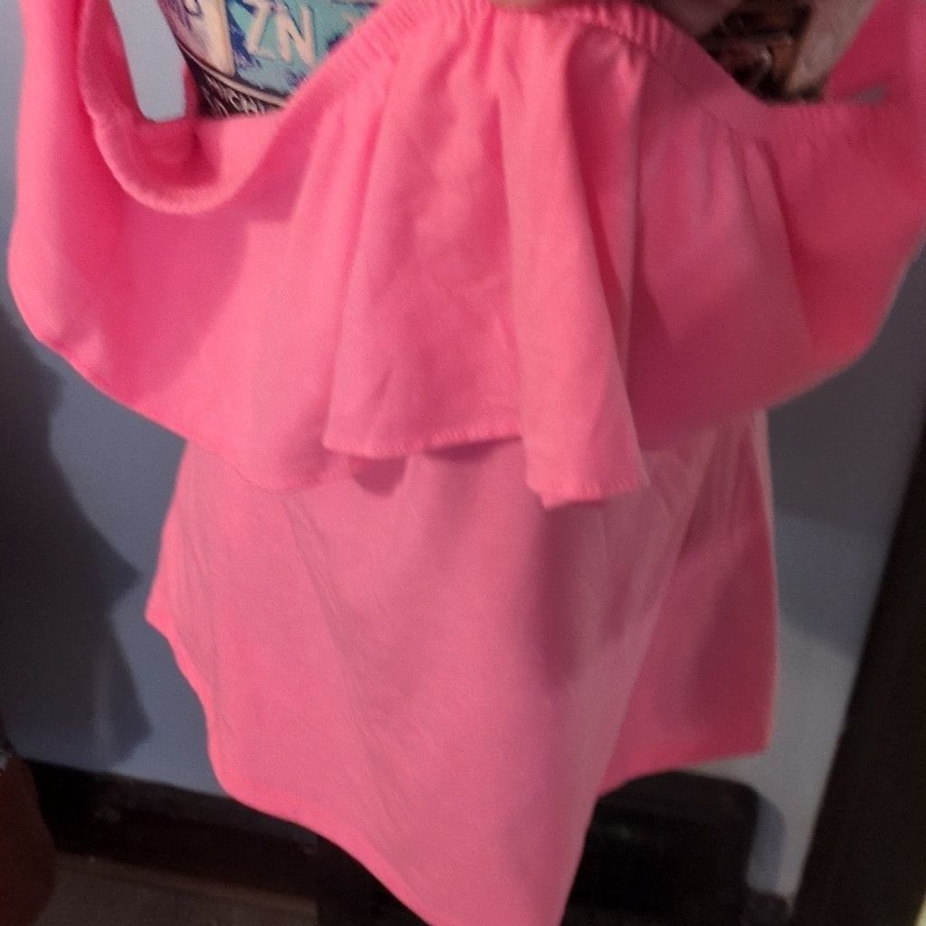 Lilly Pulitzer Lilly Pulitzer Hot Pink Off The shoulder Top Size Medium Size M / US 6-8 / IT 42-44 - 4 Thumbnail