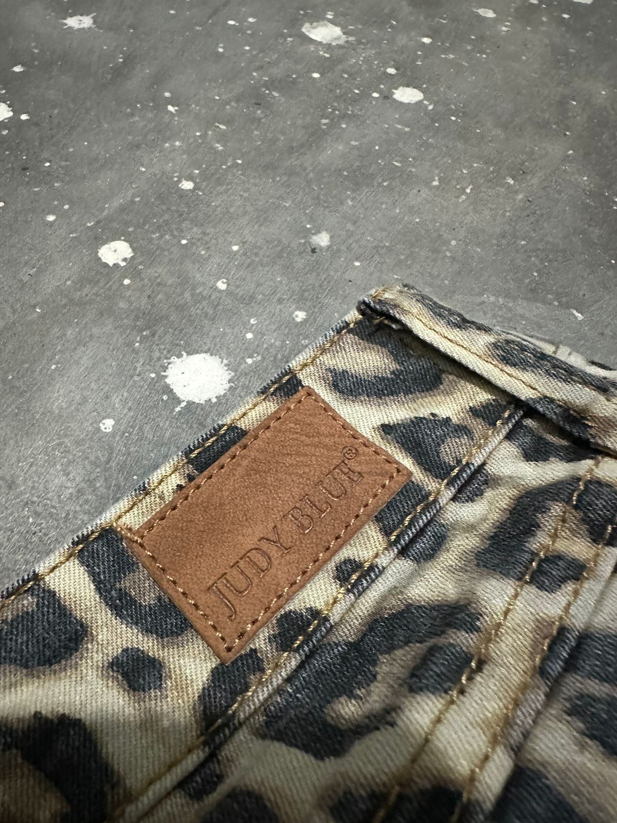 Other Judy Blue Super Flare Leopard Pants Size US 28 / EU 44 - 6 Thumbnail