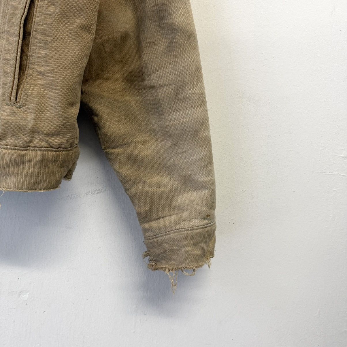Carhartt Vintage Distressed Thrashed J09 BRN Holes Paint Jacket Size US L / EU 52-54 / 3 - 5 Thumbnail