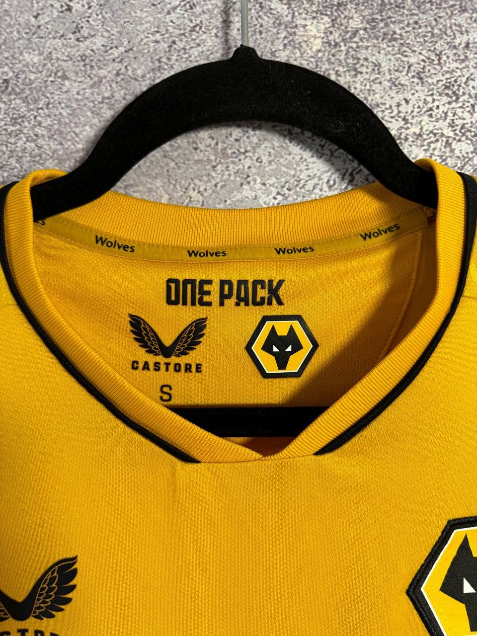 Castore × Vintage Vintage Wolverhampton 2021/22 Castore Soccer Jersey Size US S / EU 44-46 / 1 - 11 Thumbnail